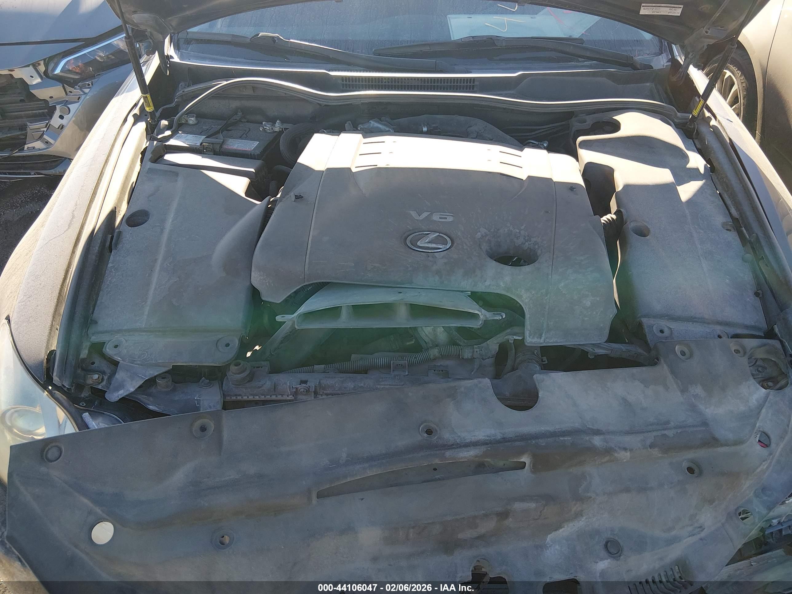 LEXUS IS image 10