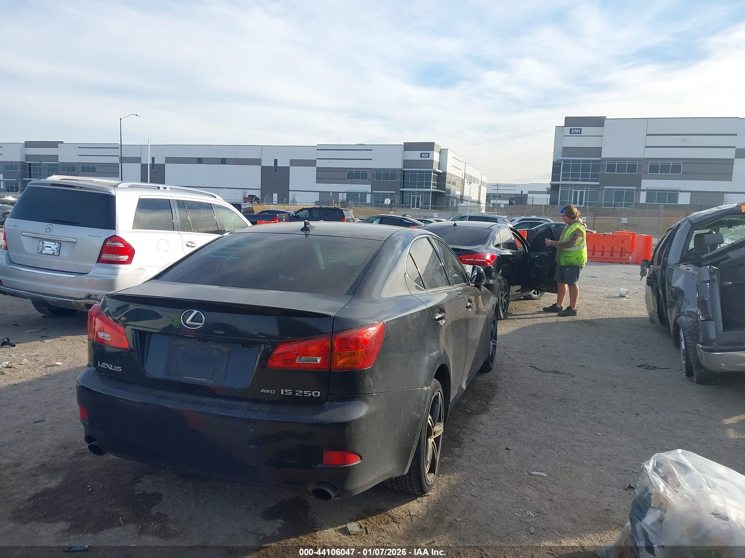 LEXUS IS image 4