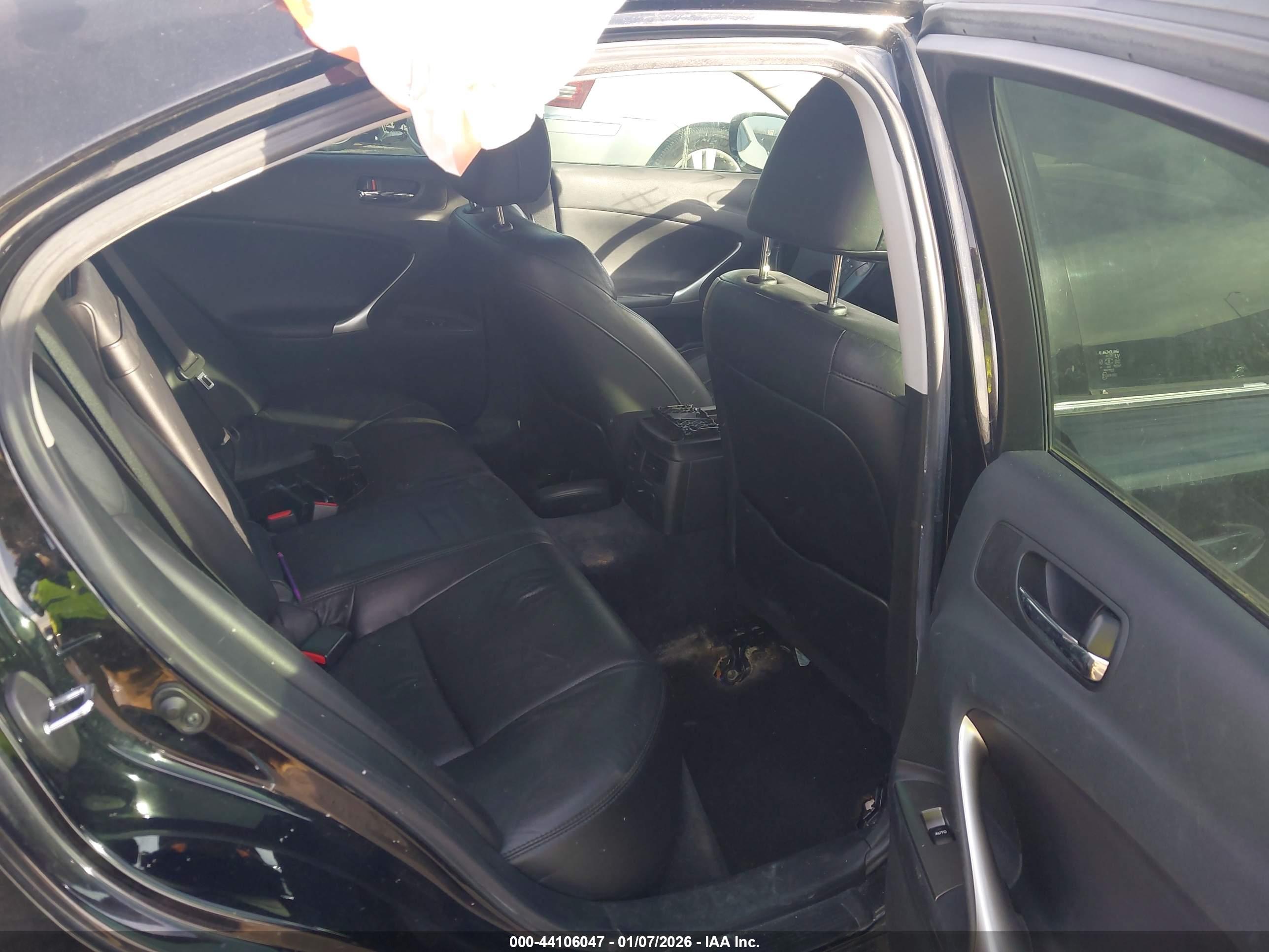 LEXUS IS image 8