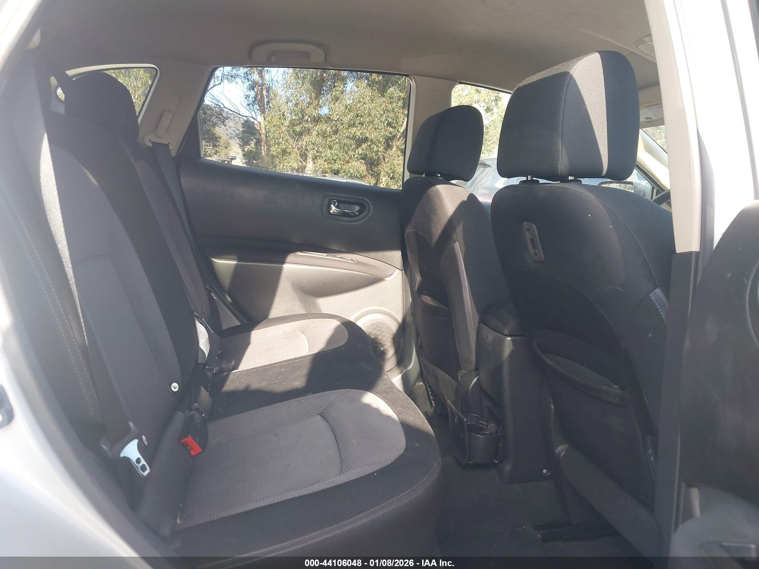 NISSAN ROGUE image 8