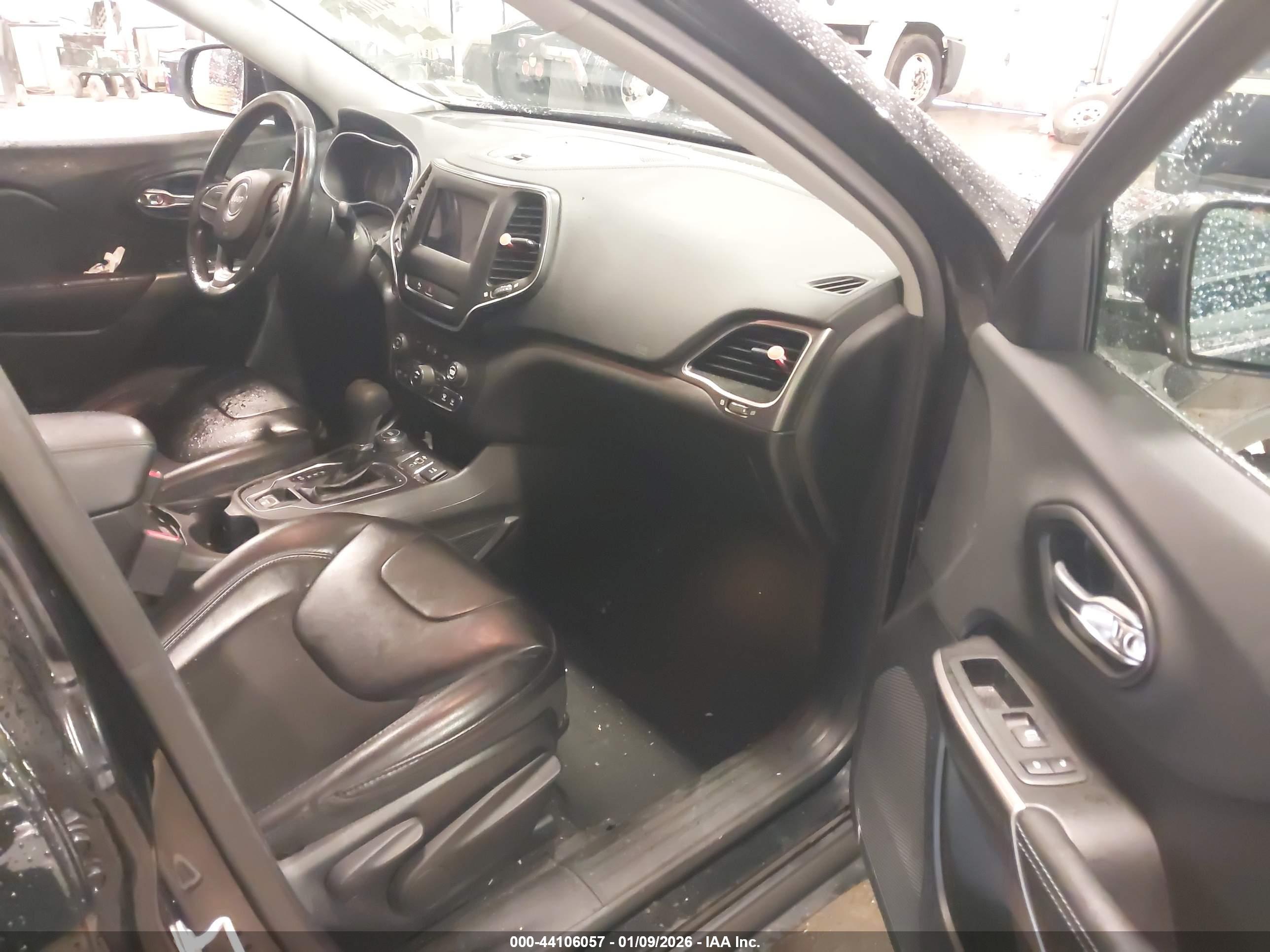 JEEP CHEROKEE image 5