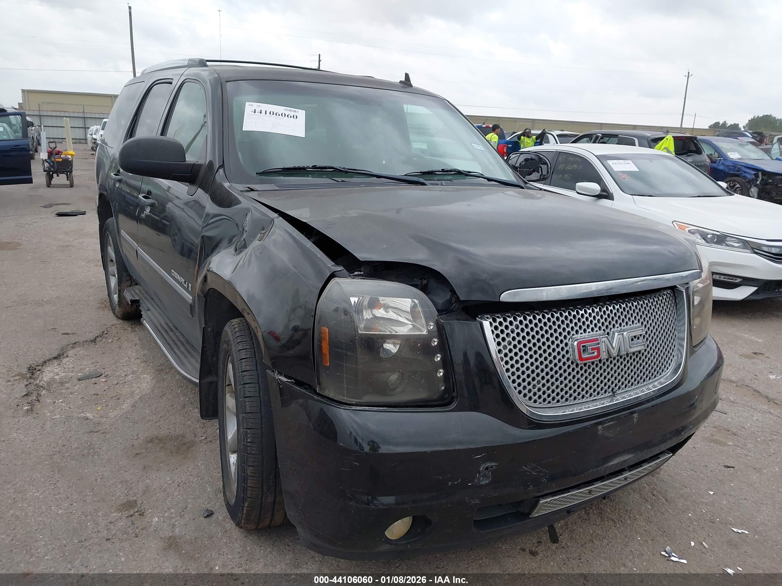GMC YUKON image 6