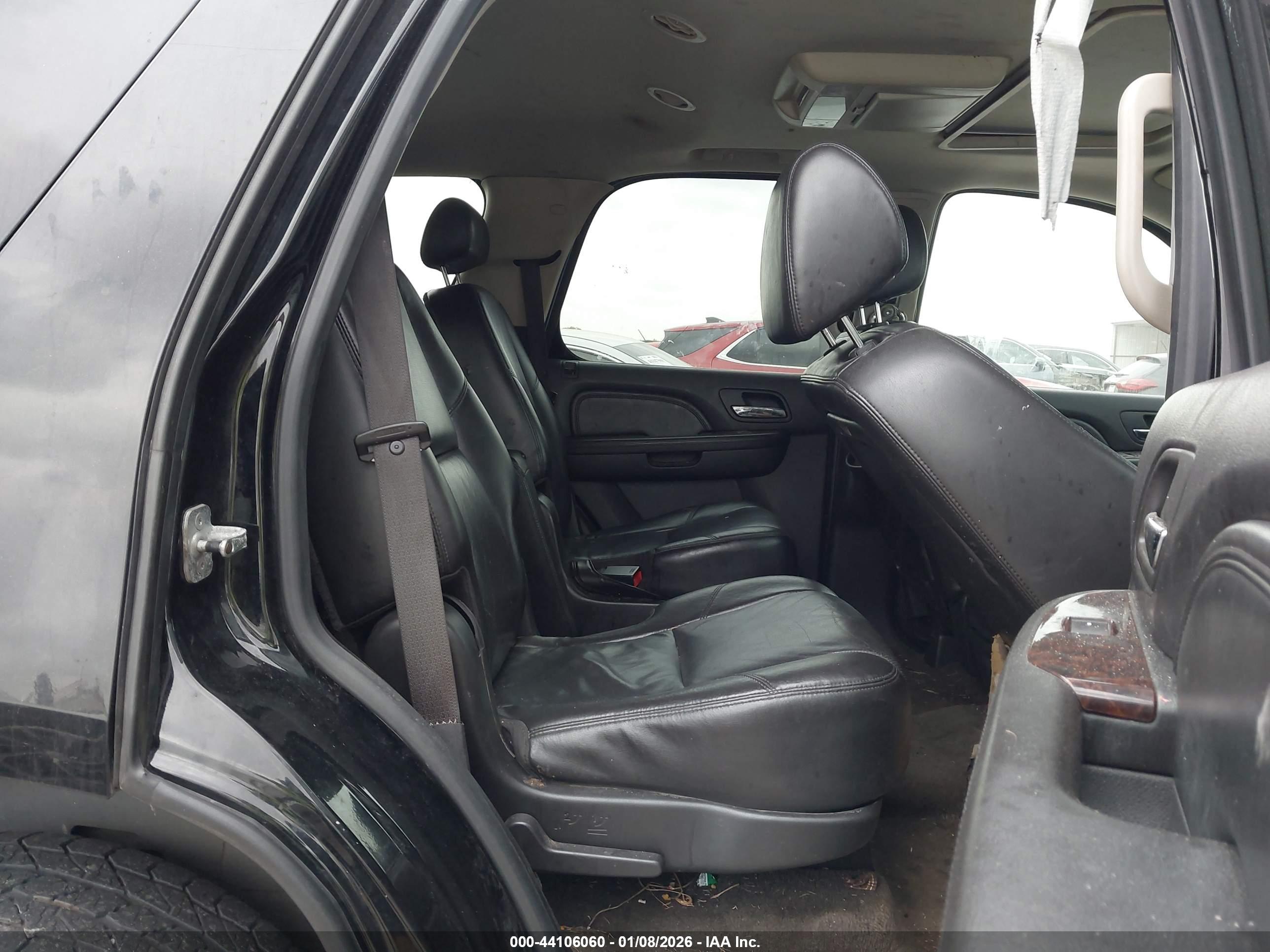 GMC YUKON image 8