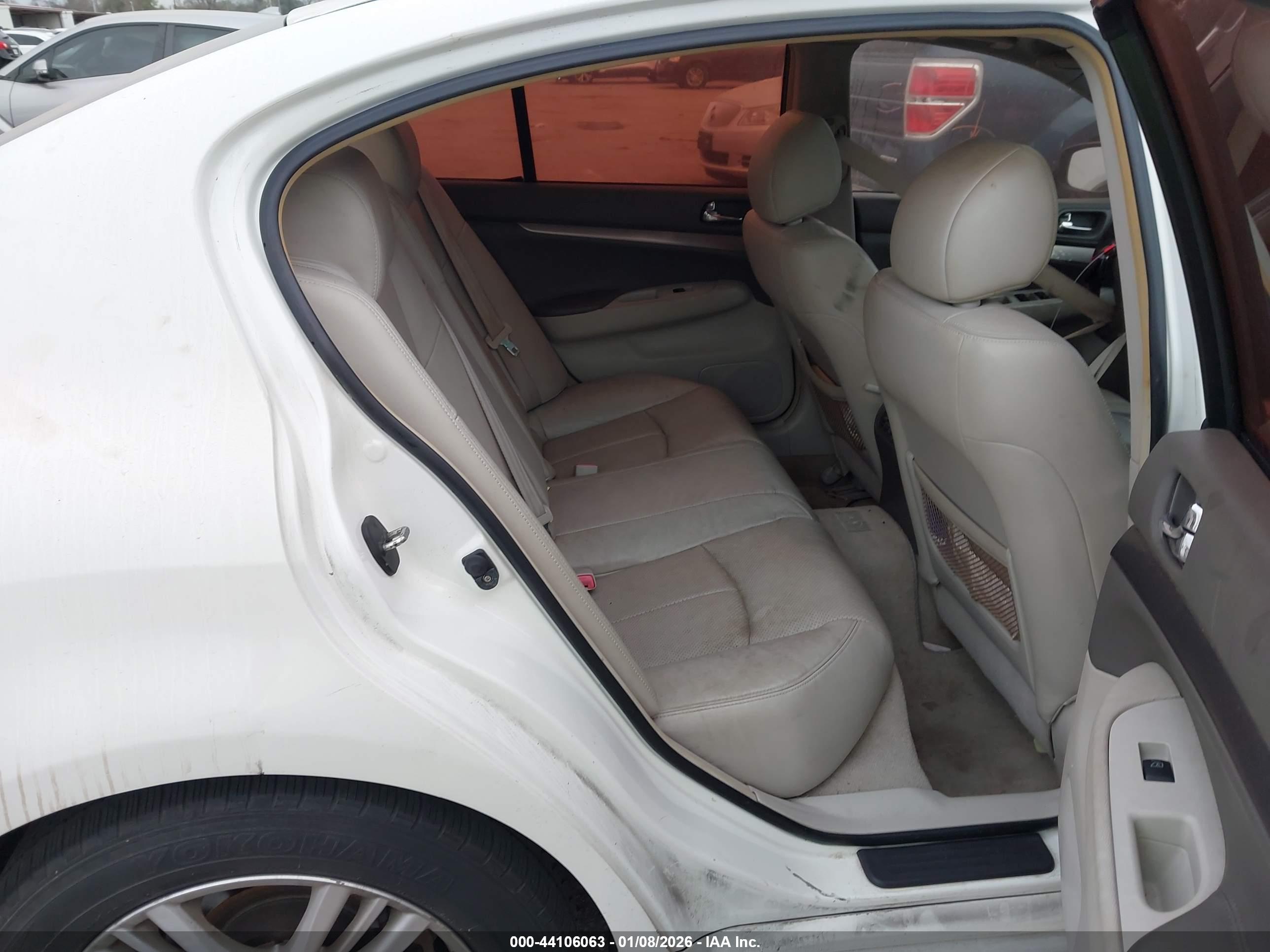 INFINITI G25 image 8
