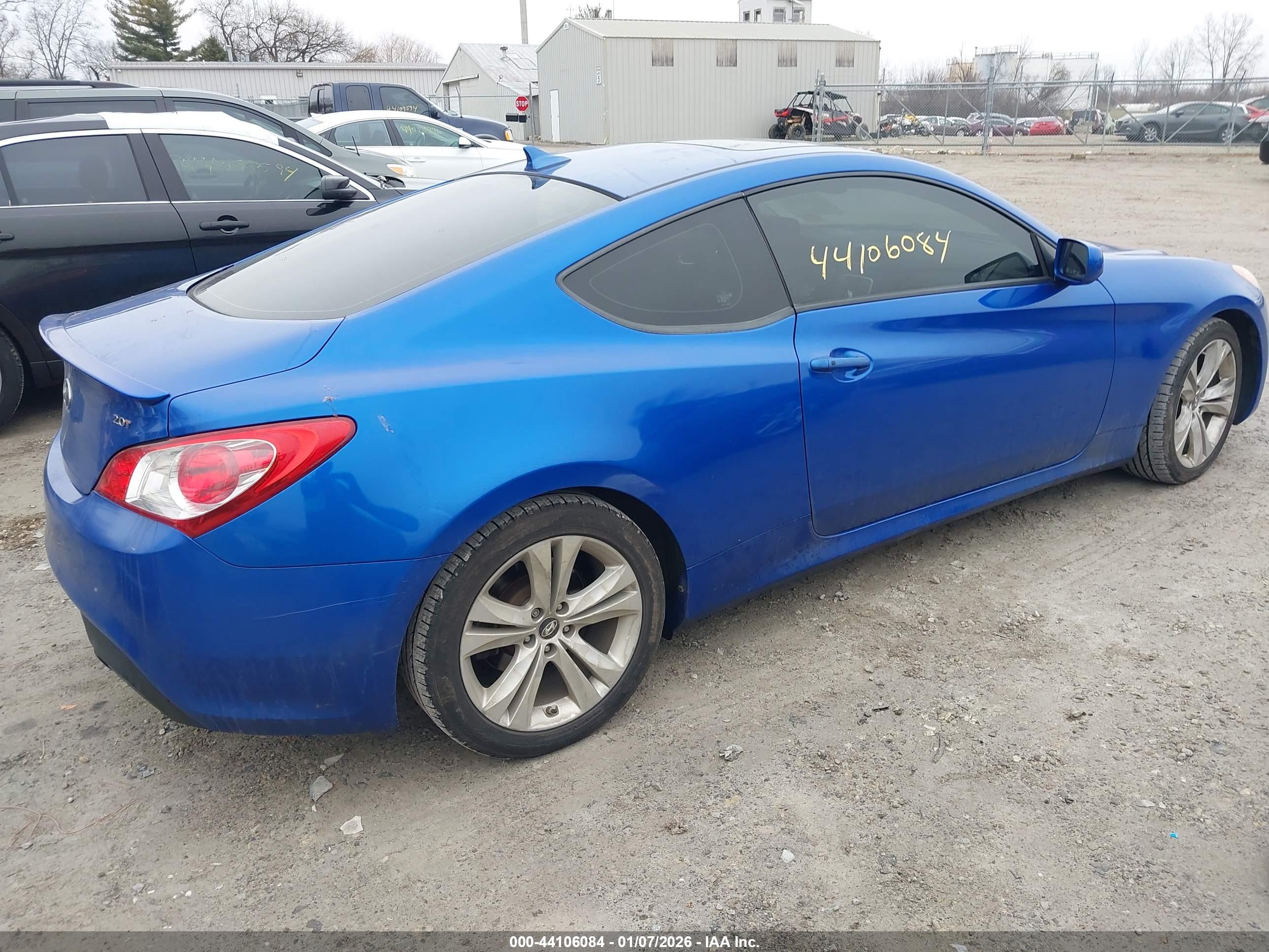 HYUNDAI GENESIS image 4