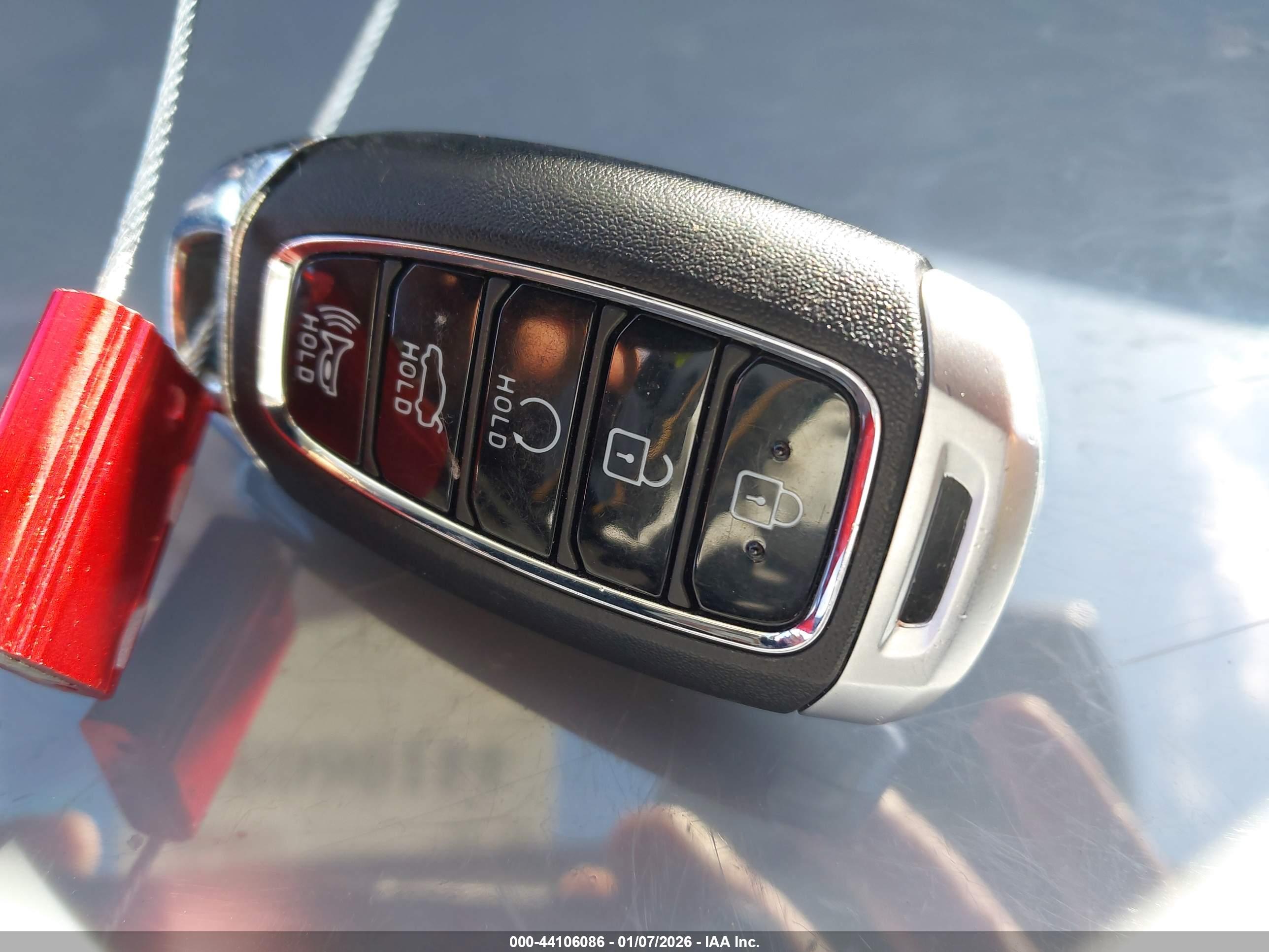 HYUNDAI ELANTRA image 11