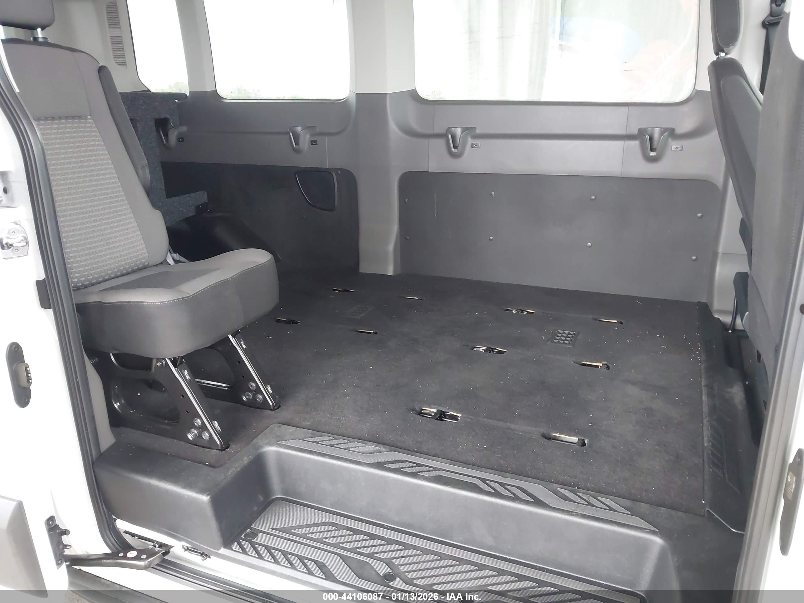 FORD TRANSIT-350 image 8