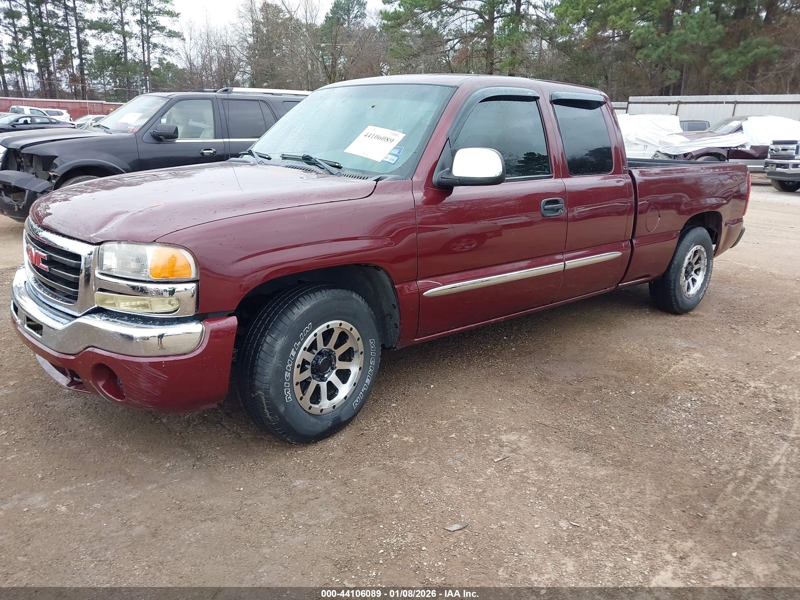 GMC SIERRA image 2