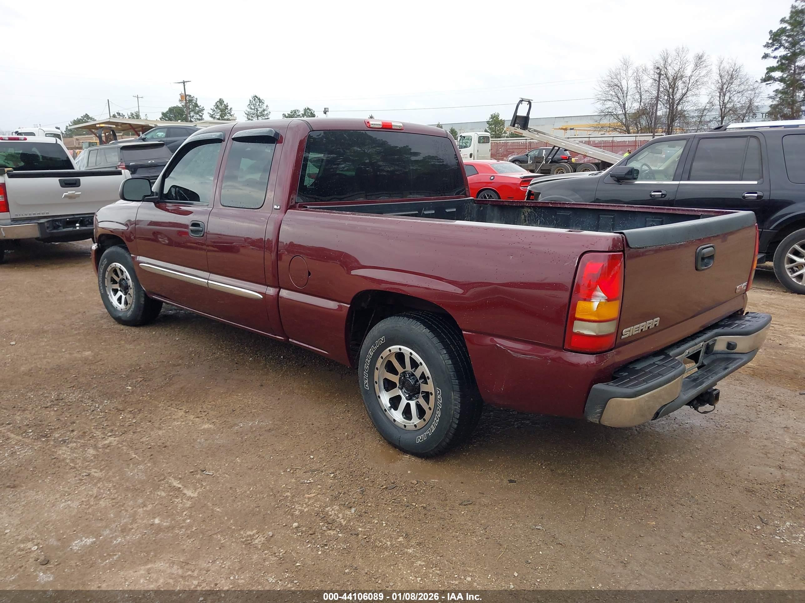 GMC SIERRA image 3