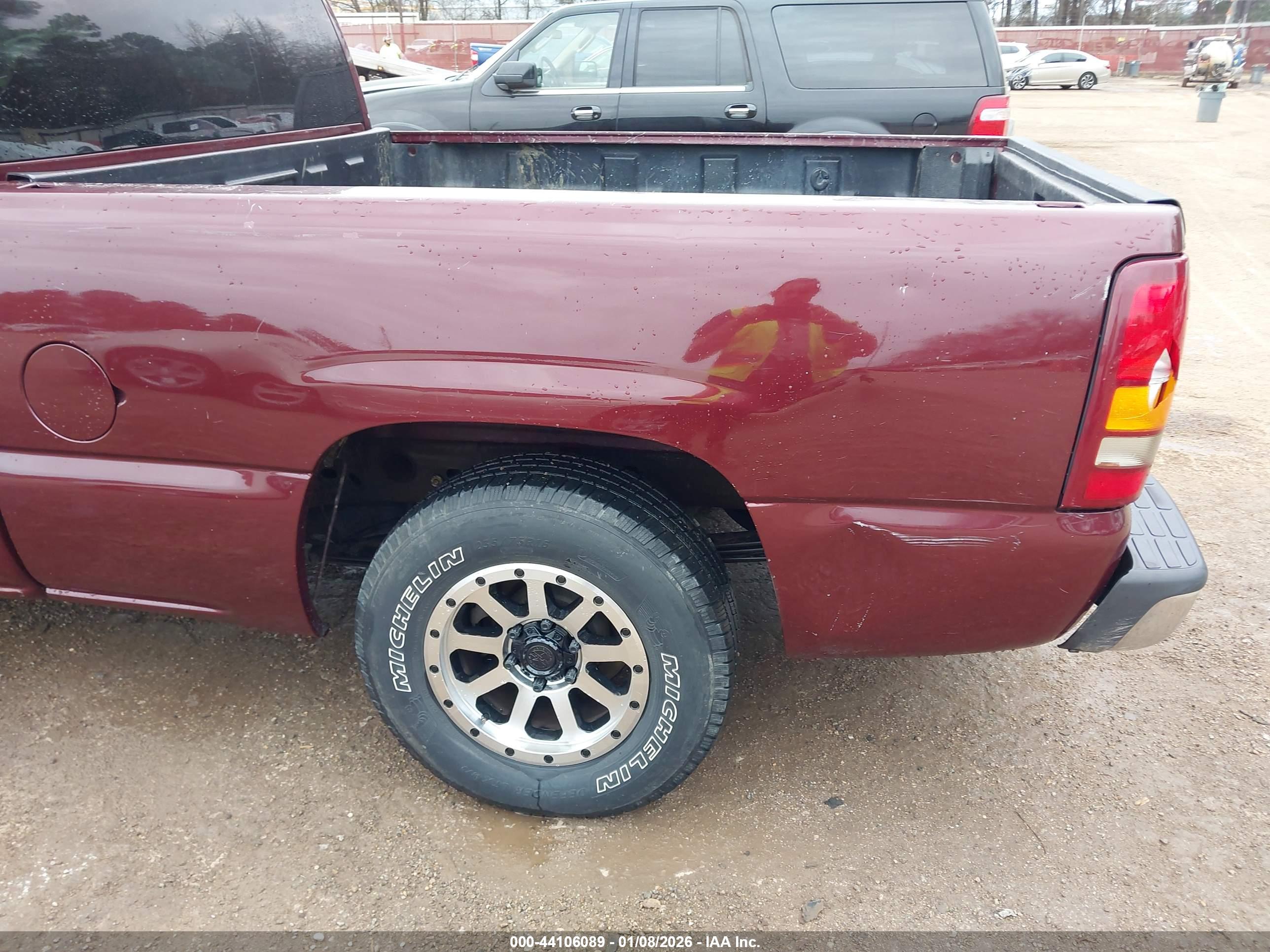 GMC SIERRA image 6