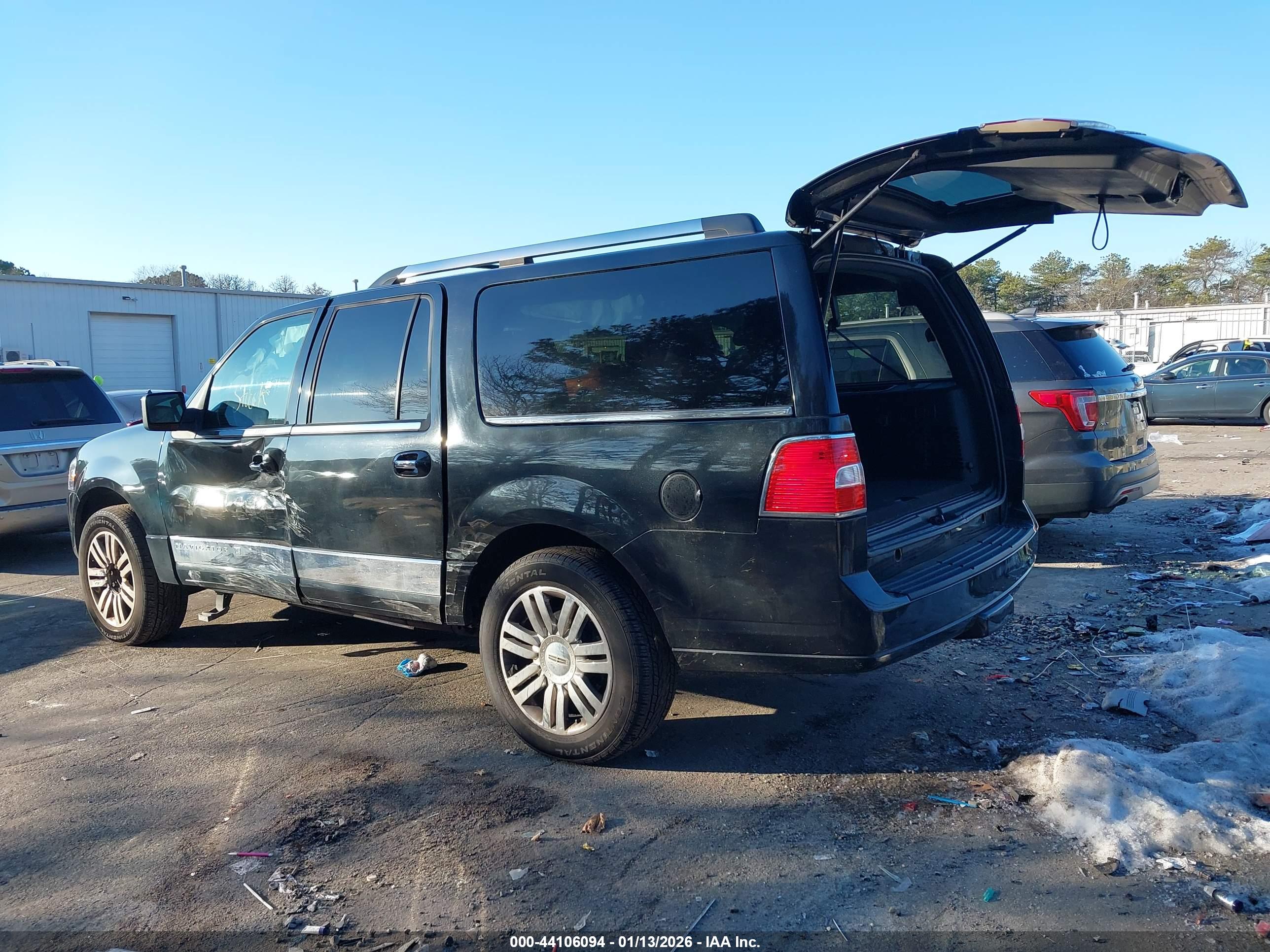 LINCOLN NAVIGATOR image 3