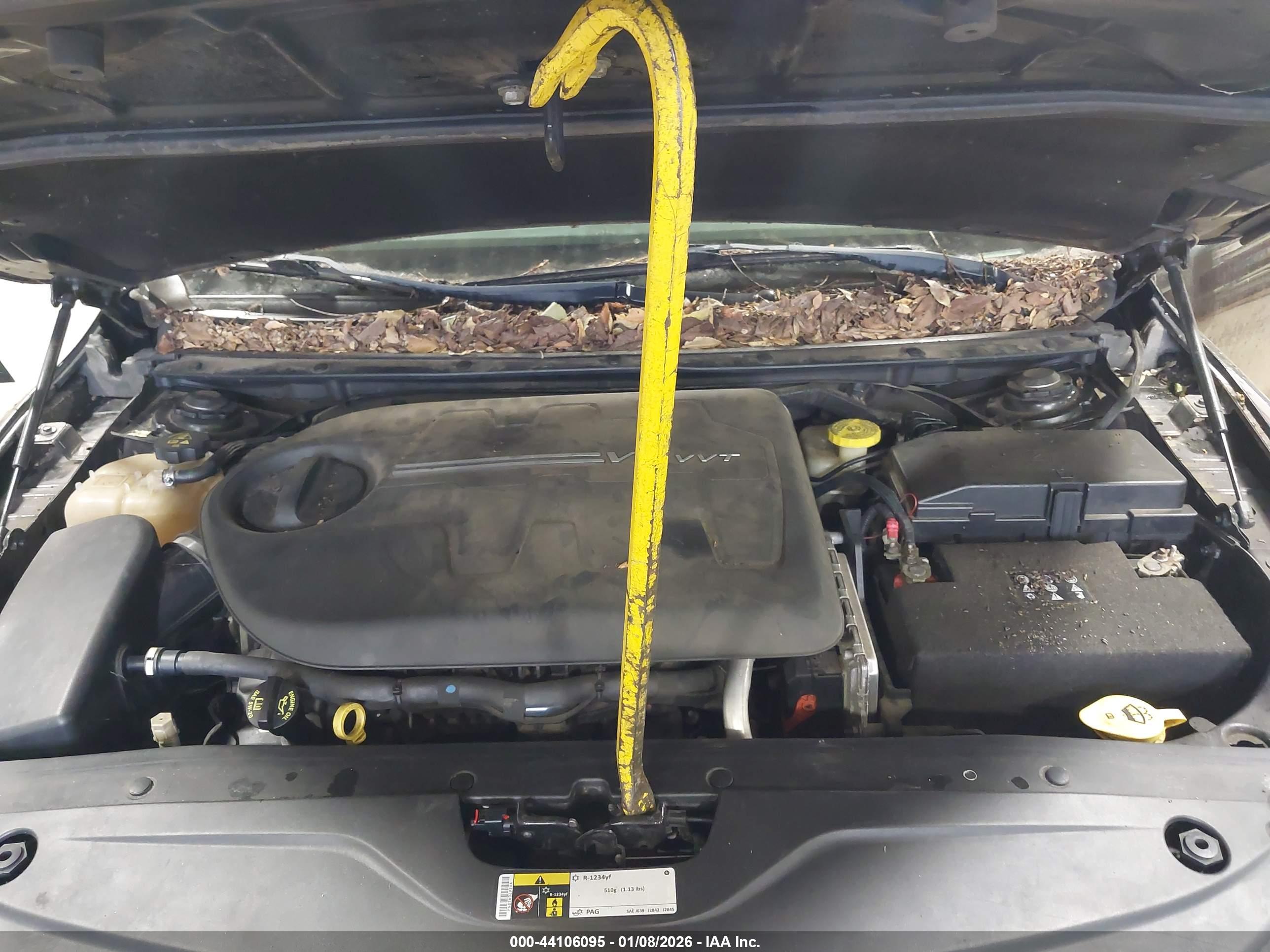 CHRYSLER 200 image 10