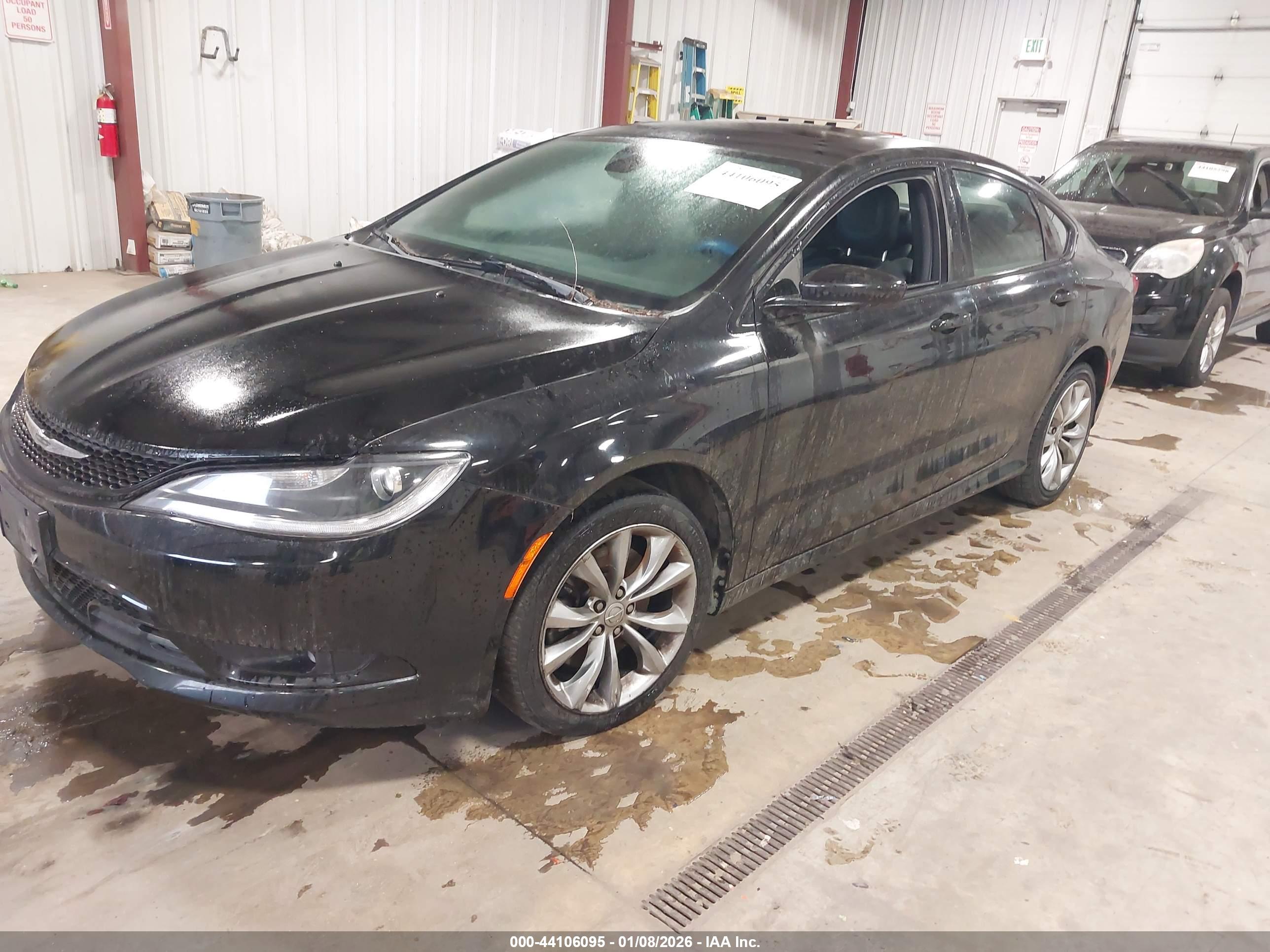 CHRYSLER 200 image 2