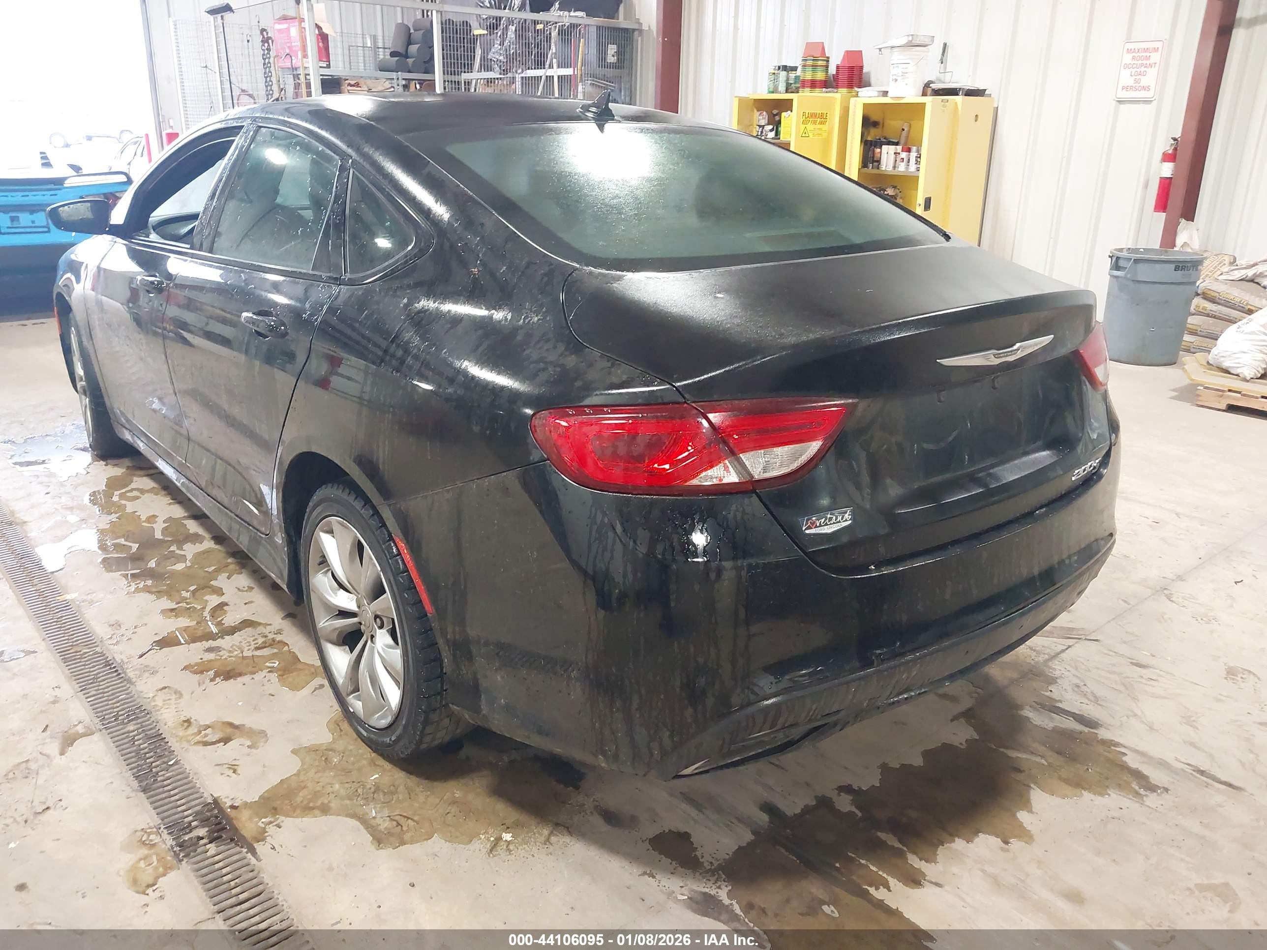 CHRYSLER 200 image 3
