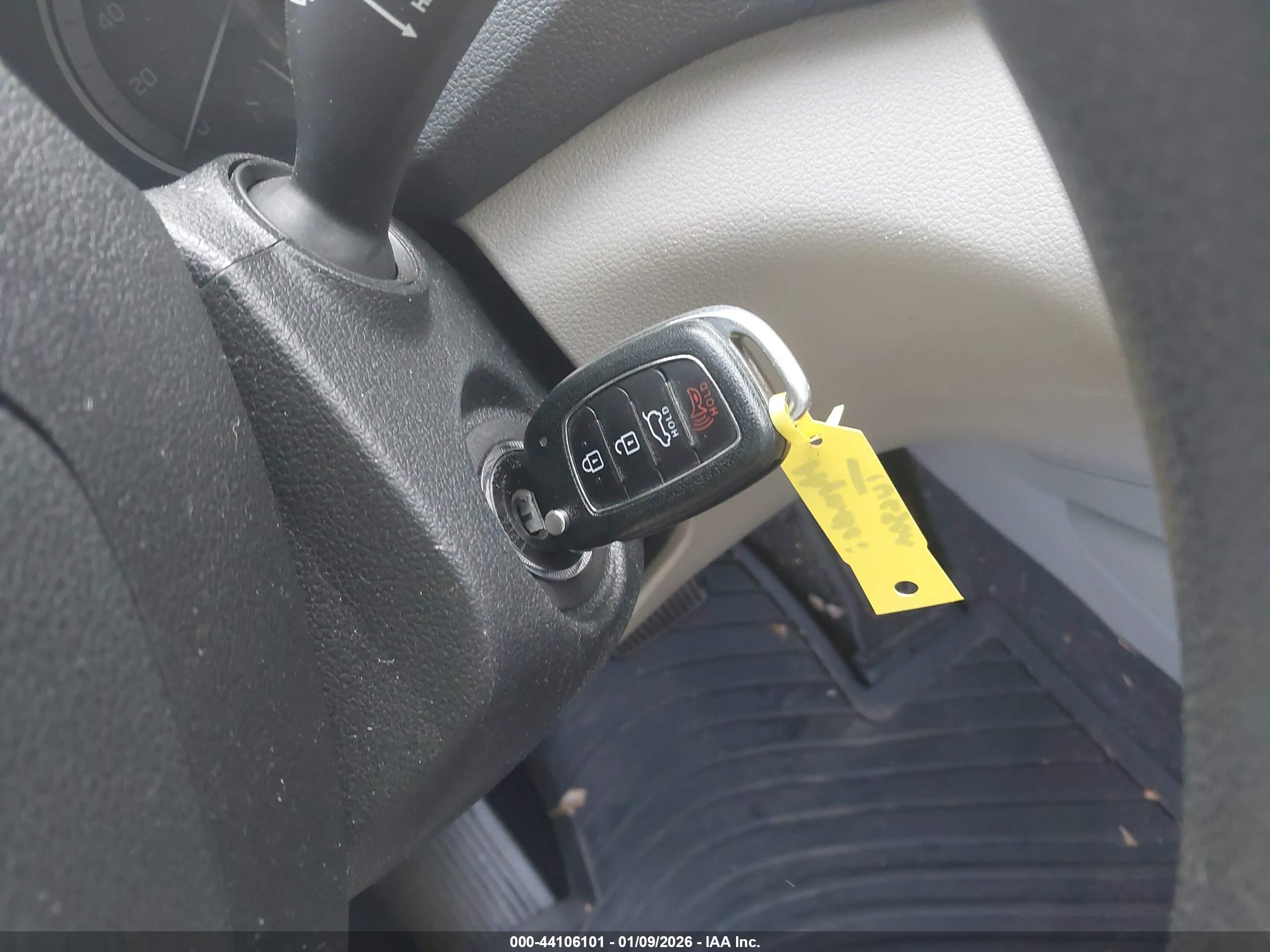HYUNDAI TUCSON image 11
