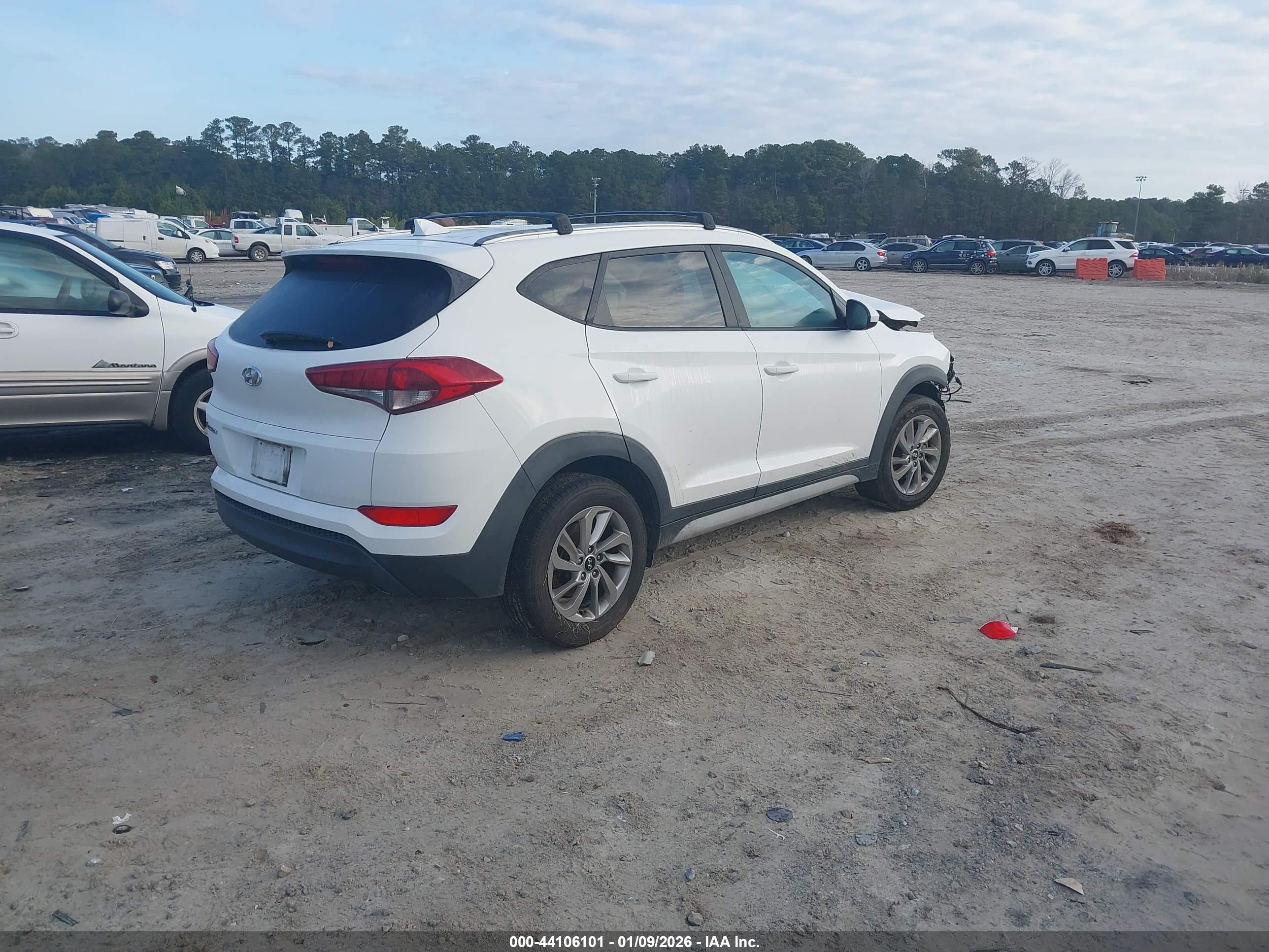 HYUNDAI TUCSON image 4