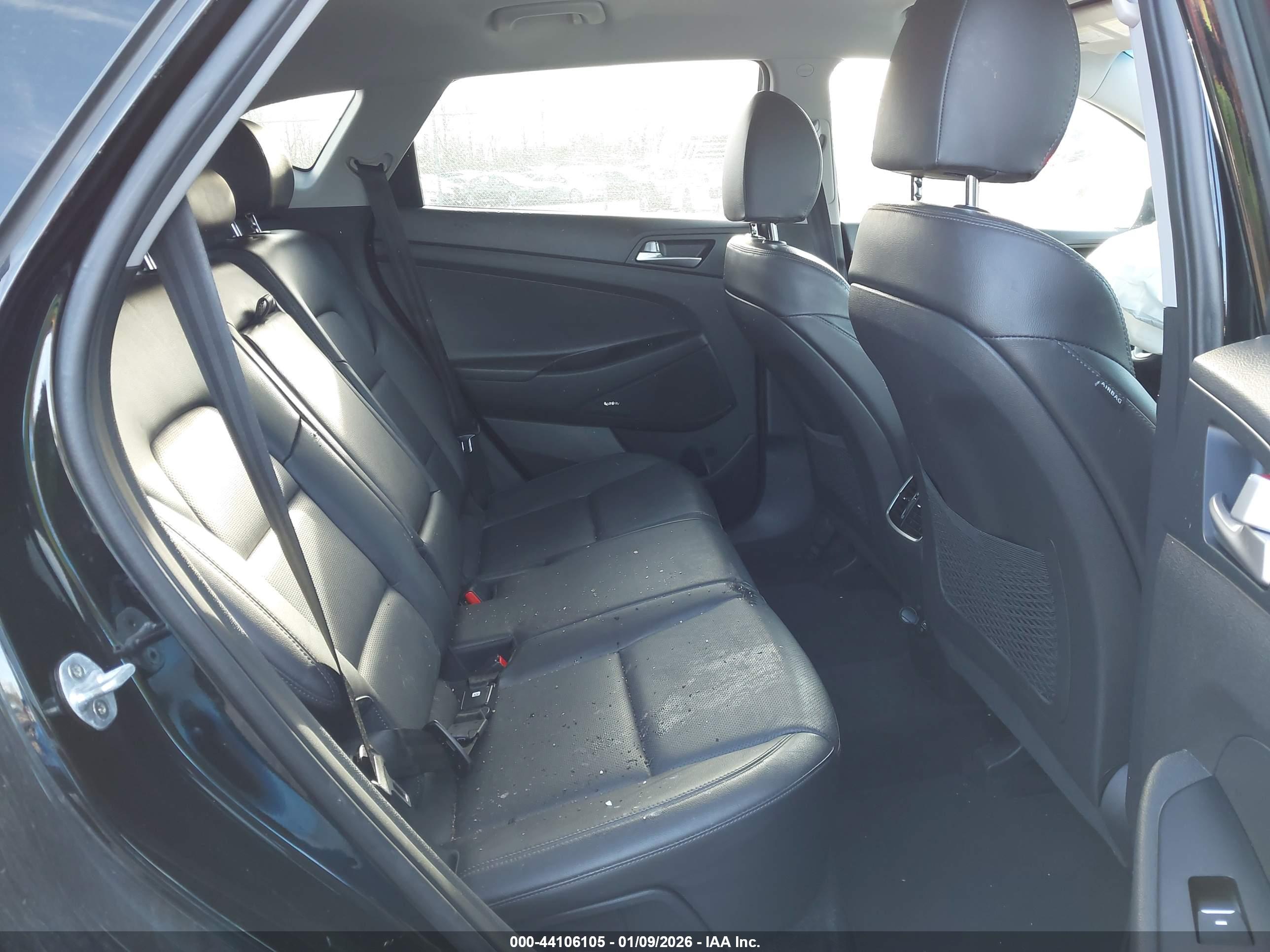 HYUNDAI TUCSON image 8