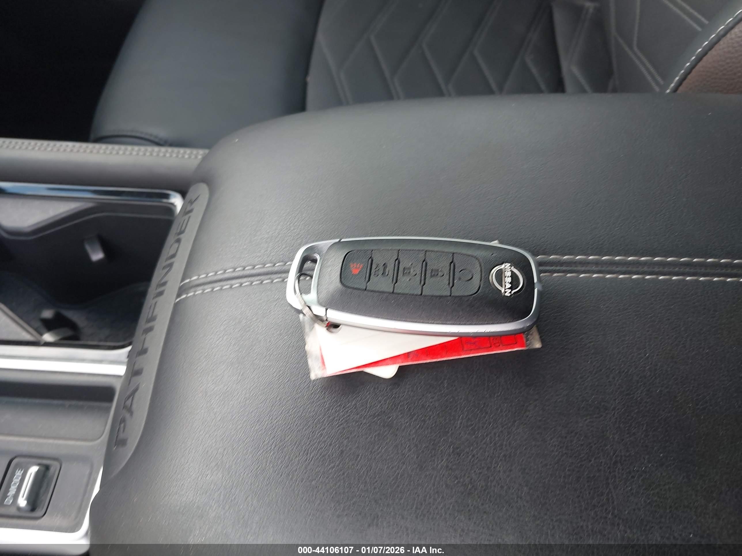 NISSAN PATHFINDER image 11