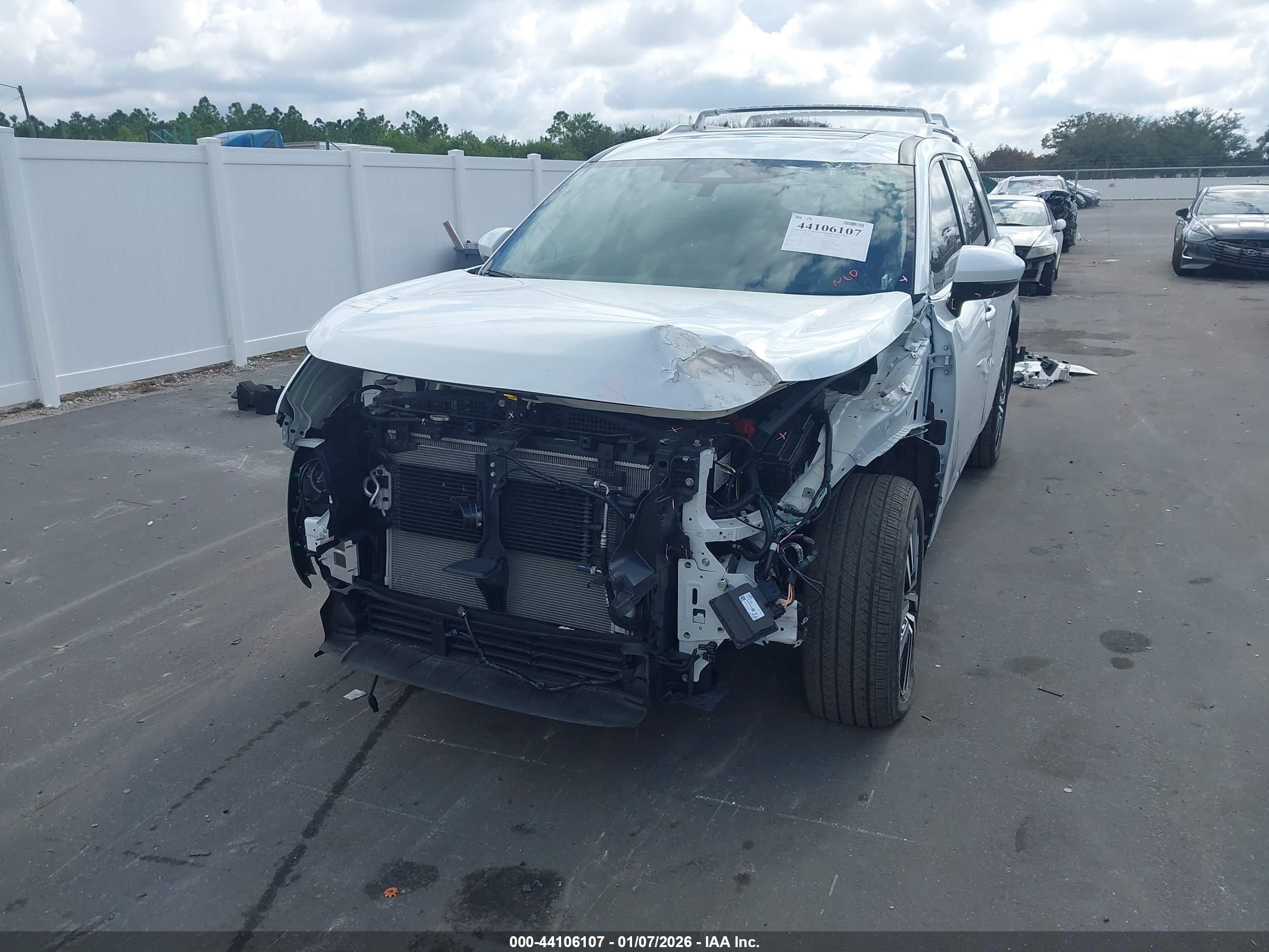 NISSAN PATHFINDER image 2