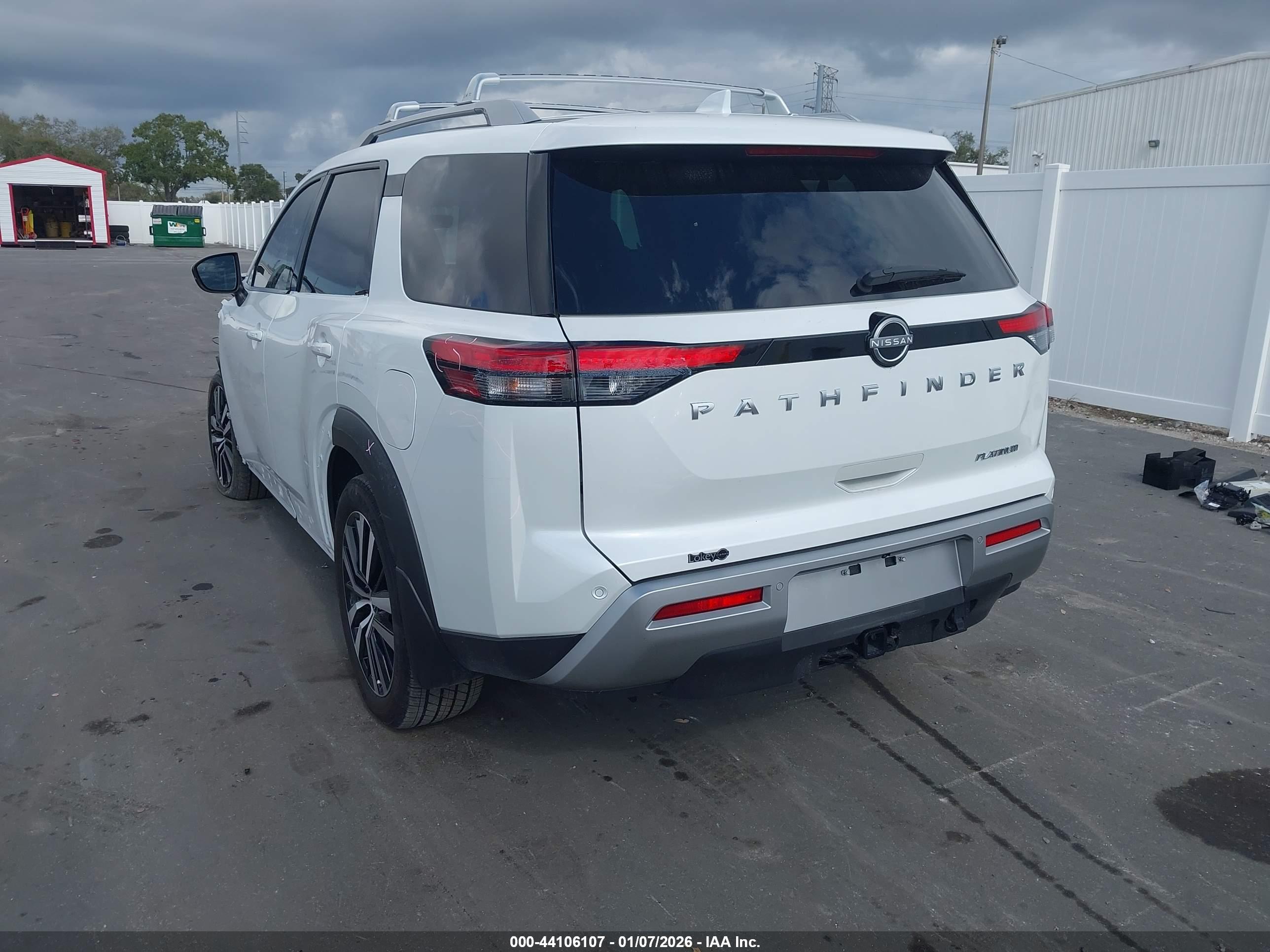 NISSAN PATHFINDER image 3