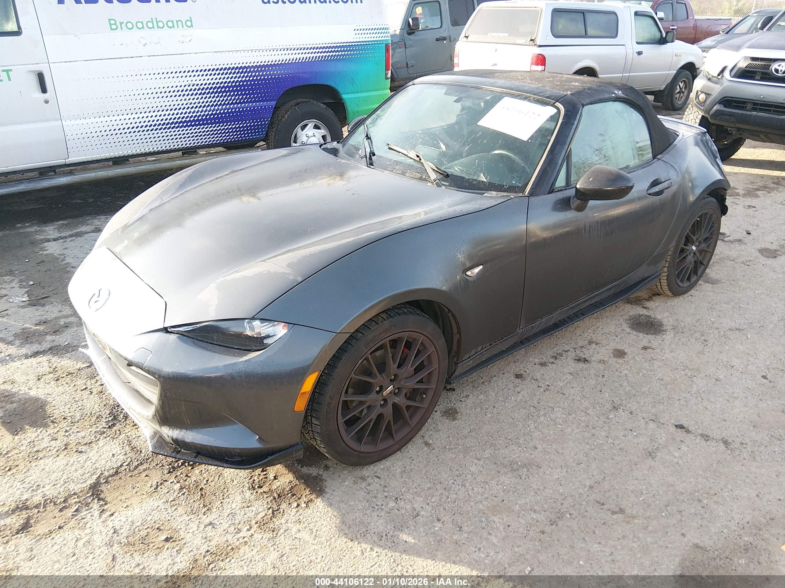 MAZDA MX-5 image 2
