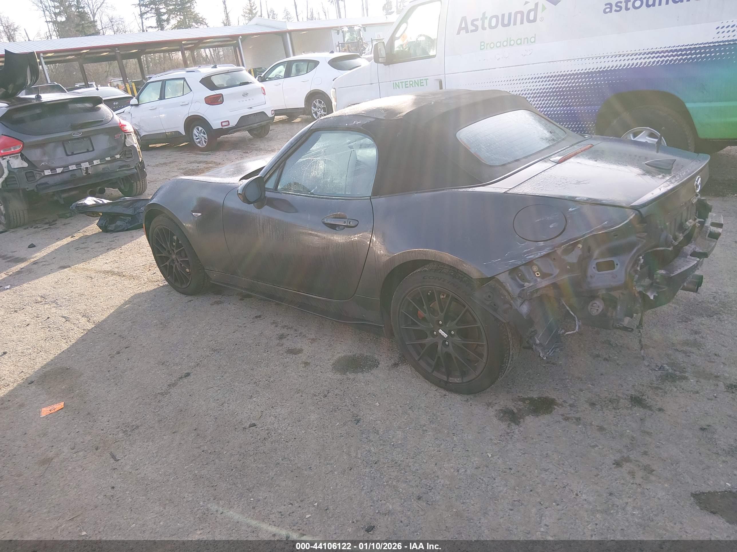 MAZDA MX-5 image 3