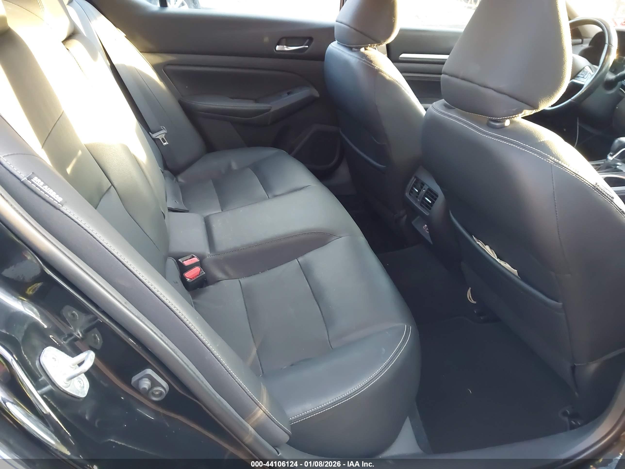 NISSAN ALTIMA image 8