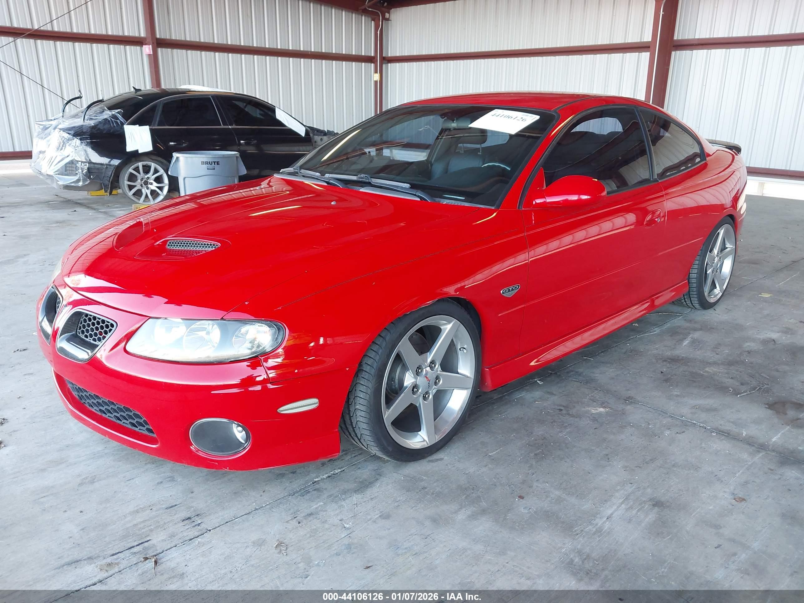 PONTIAC GTO image 2