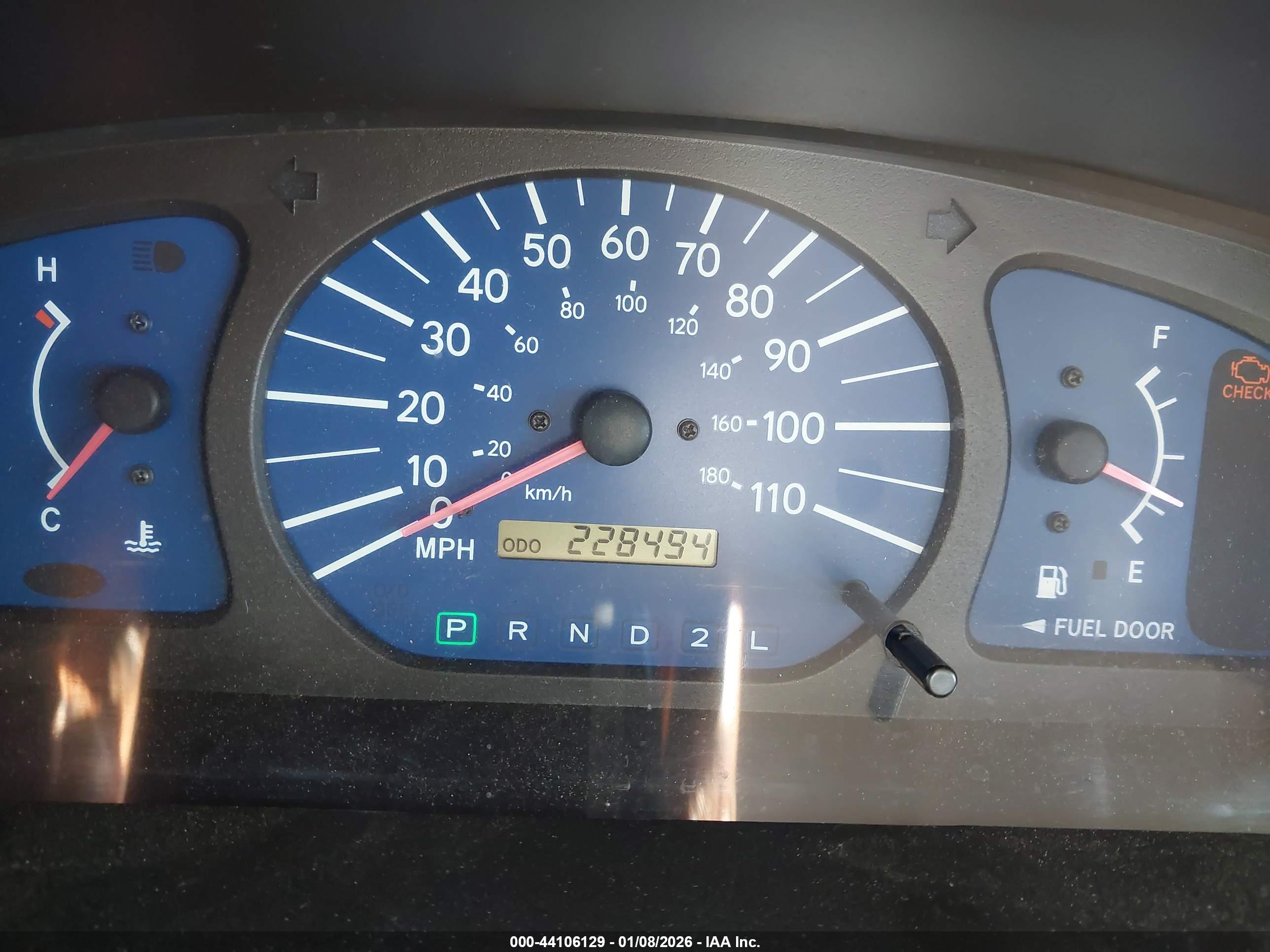 TOYOTA SIENNA image 7