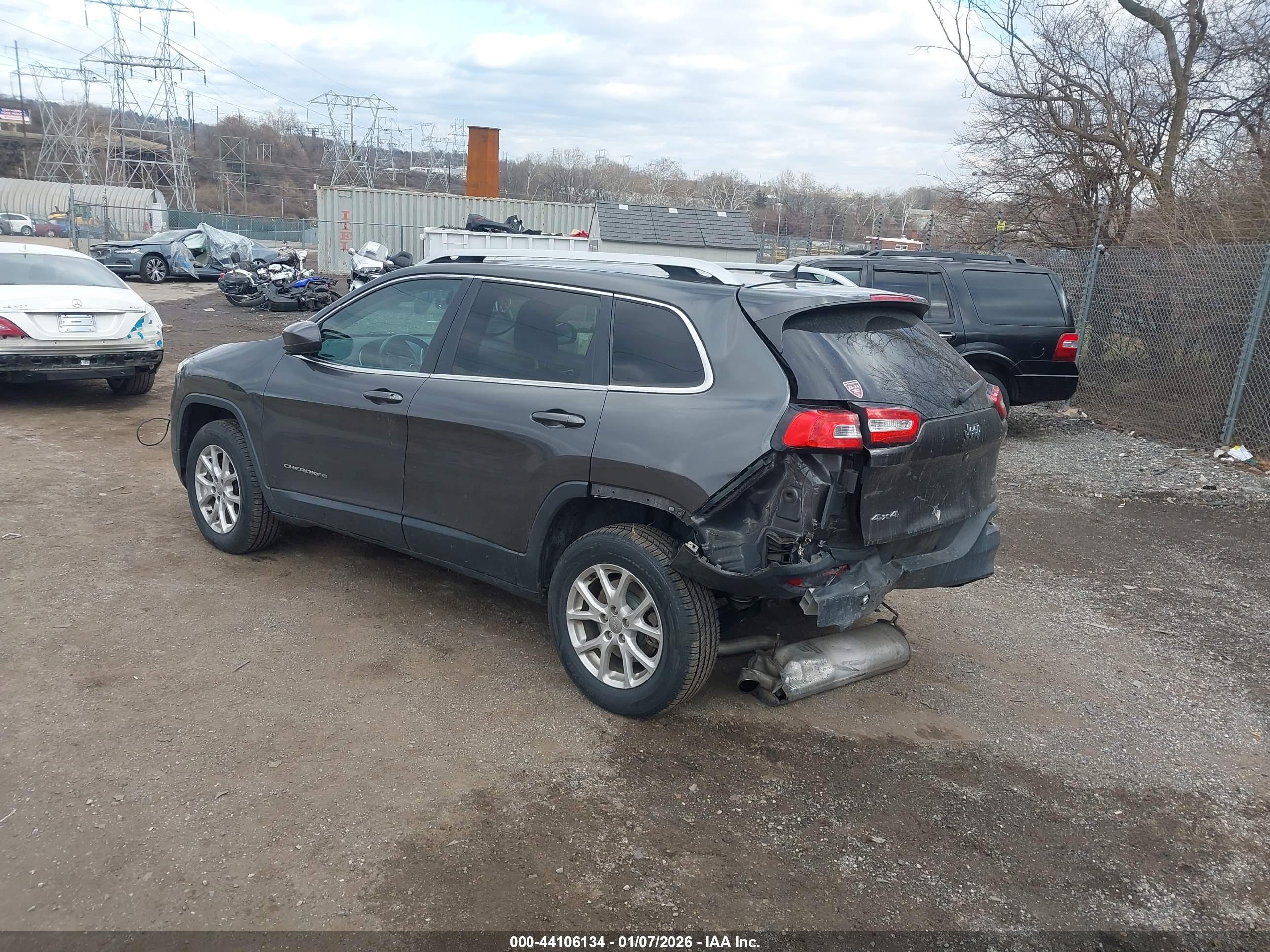 JEEP CHEROKEE image 3