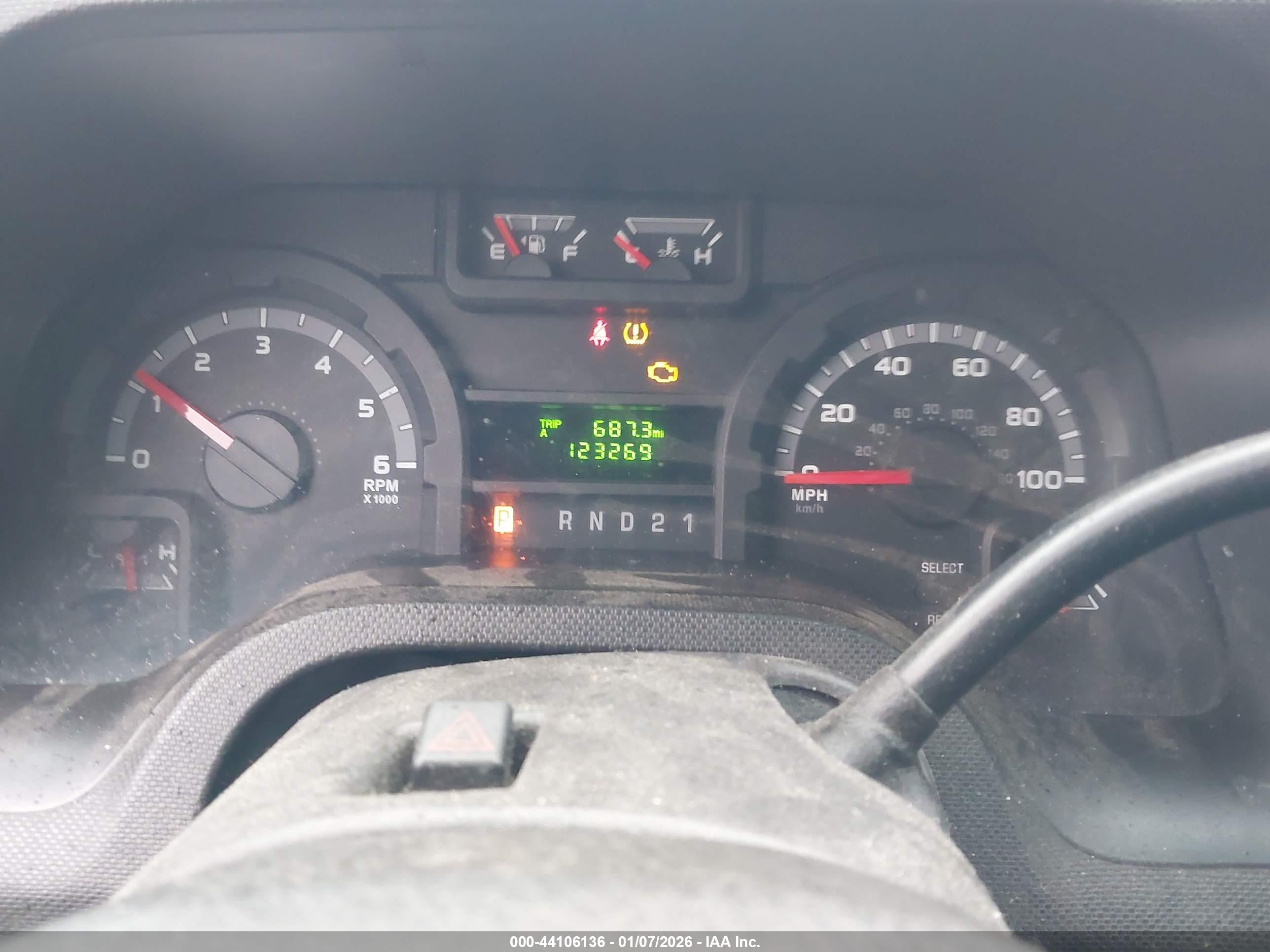 FORD E-250 image 7