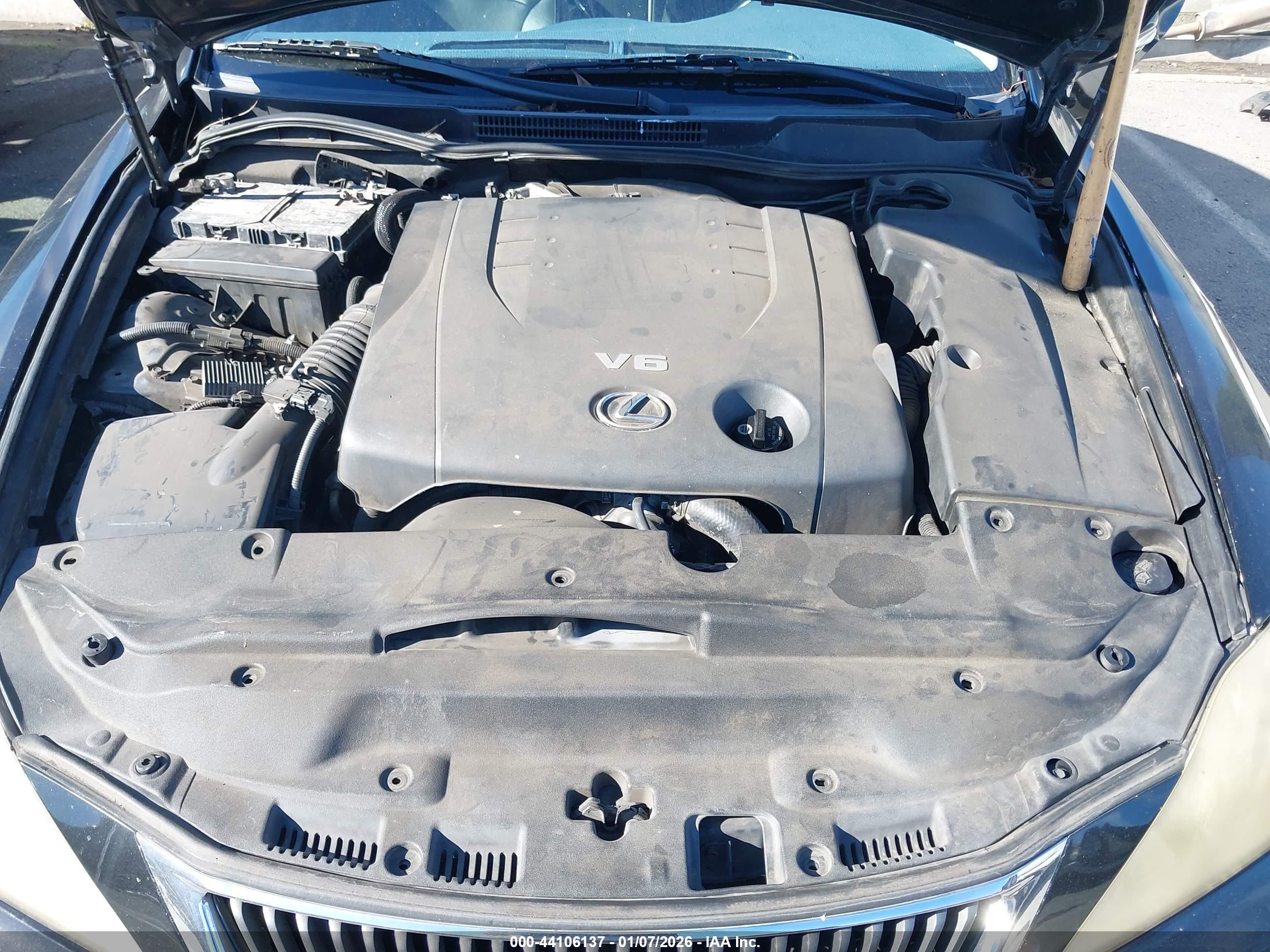 LEXUS IS image 10