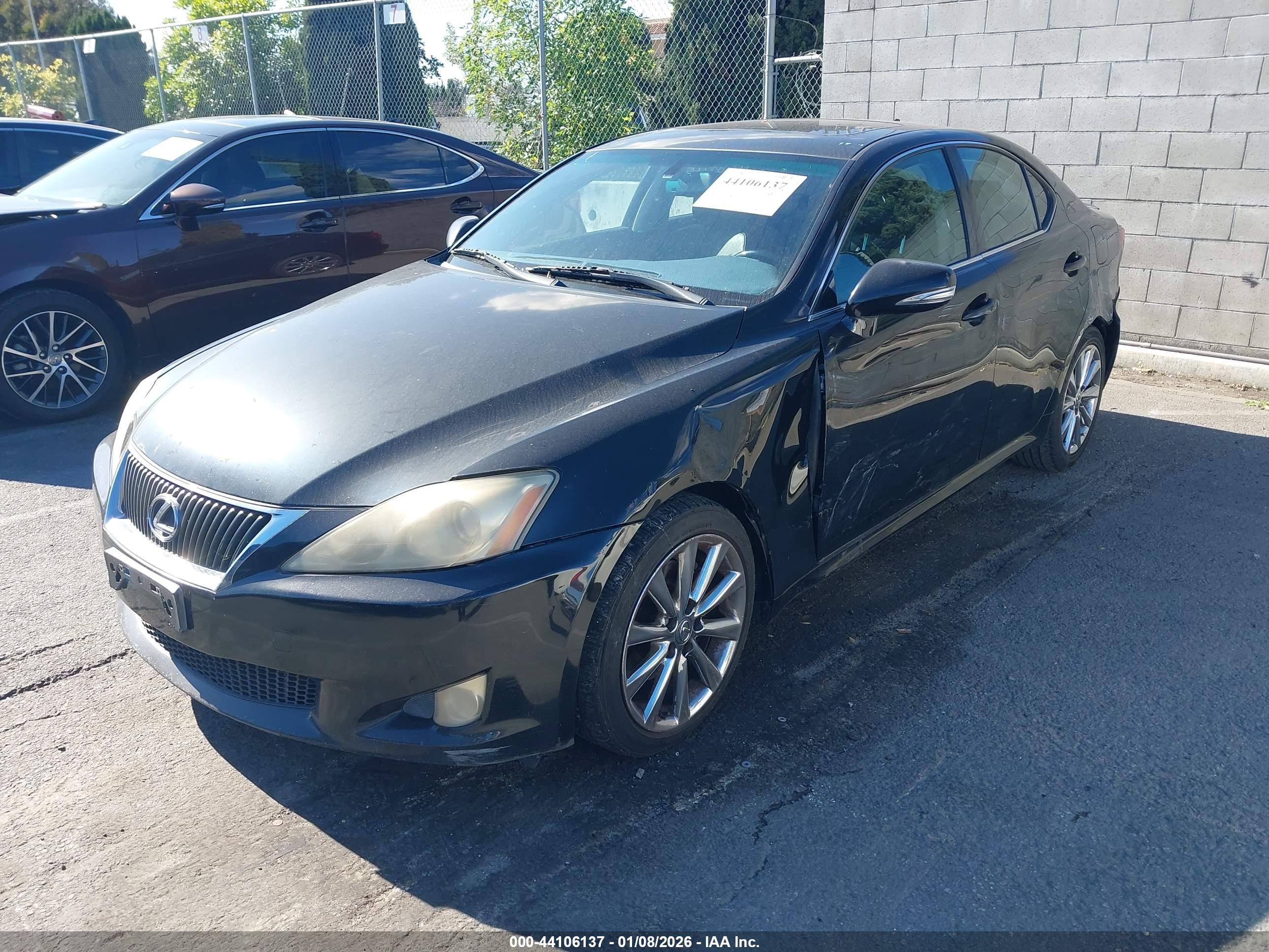 LEXUS IS image 2