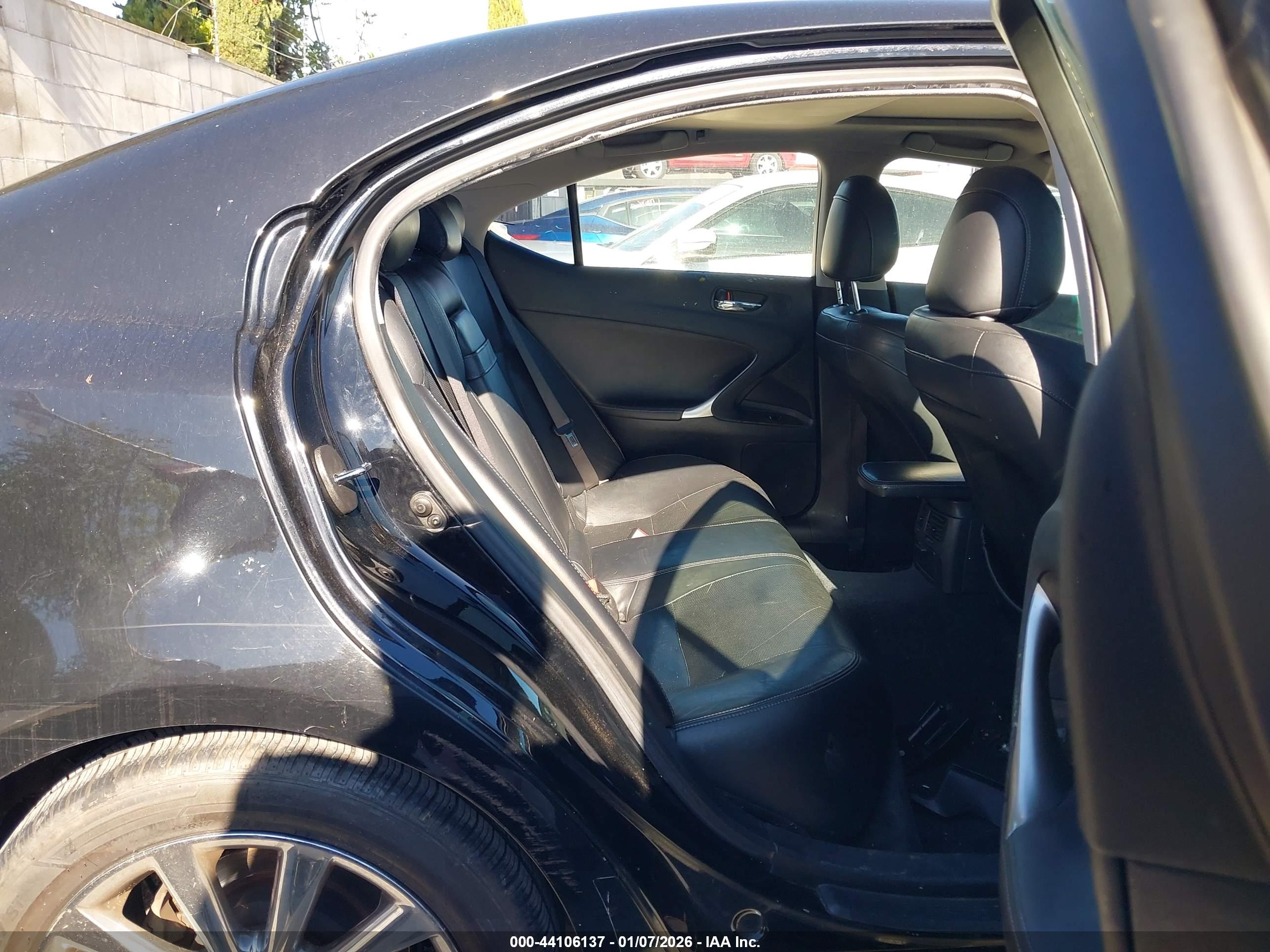 LEXUS IS image 8