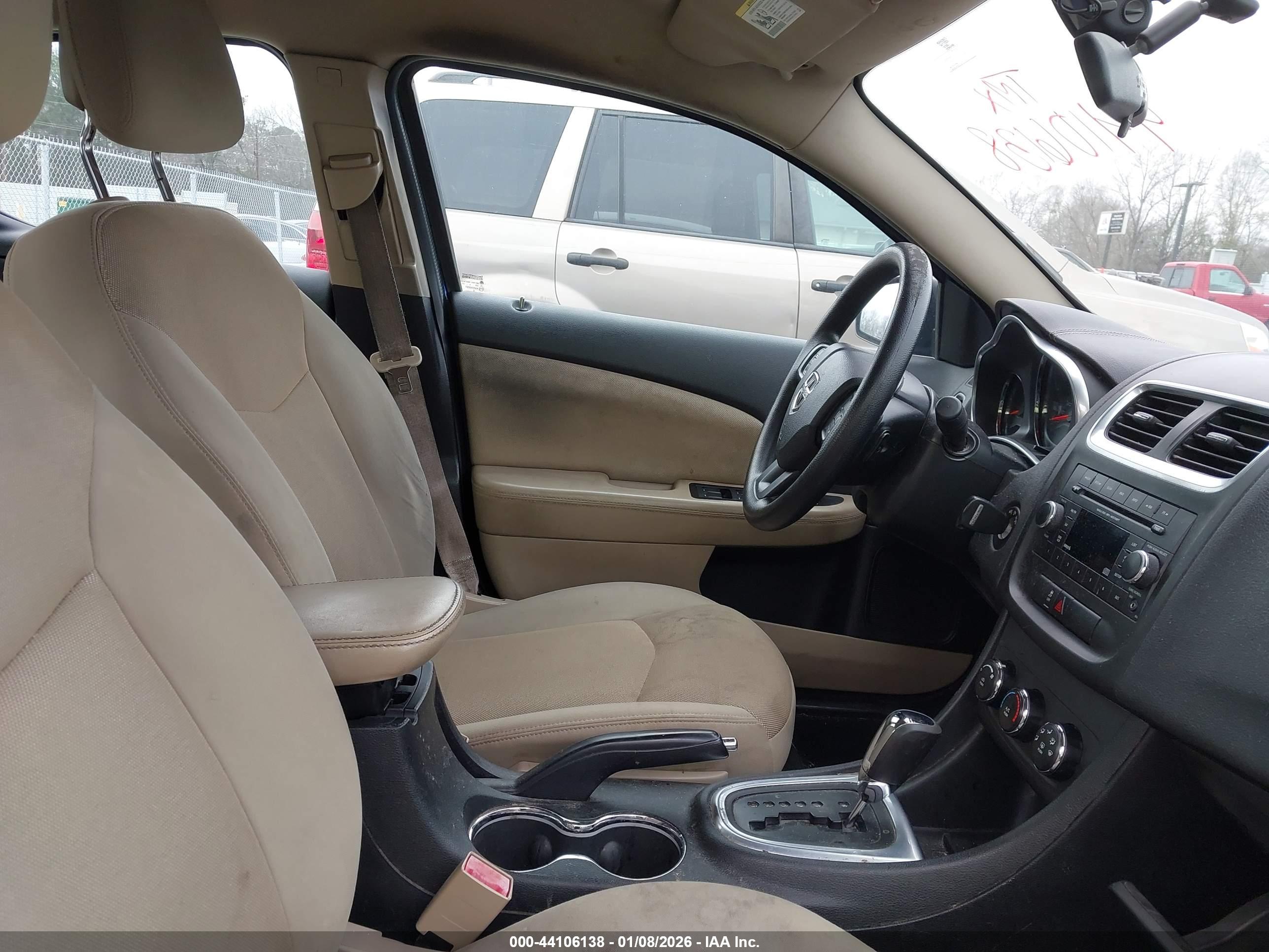 DODGE AVENGER image 5