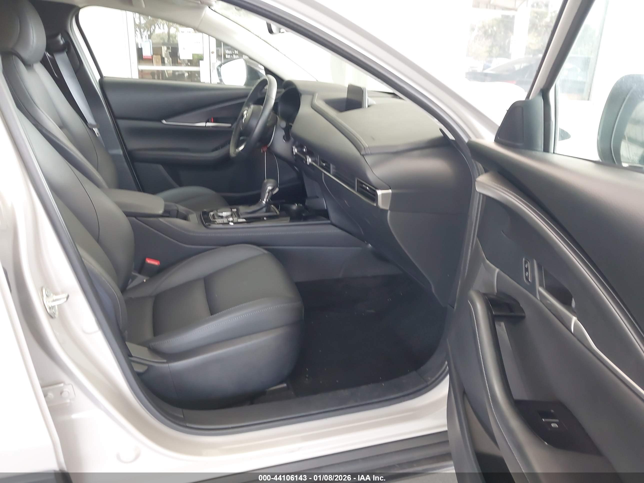 MAZDA CX-30 image 5
