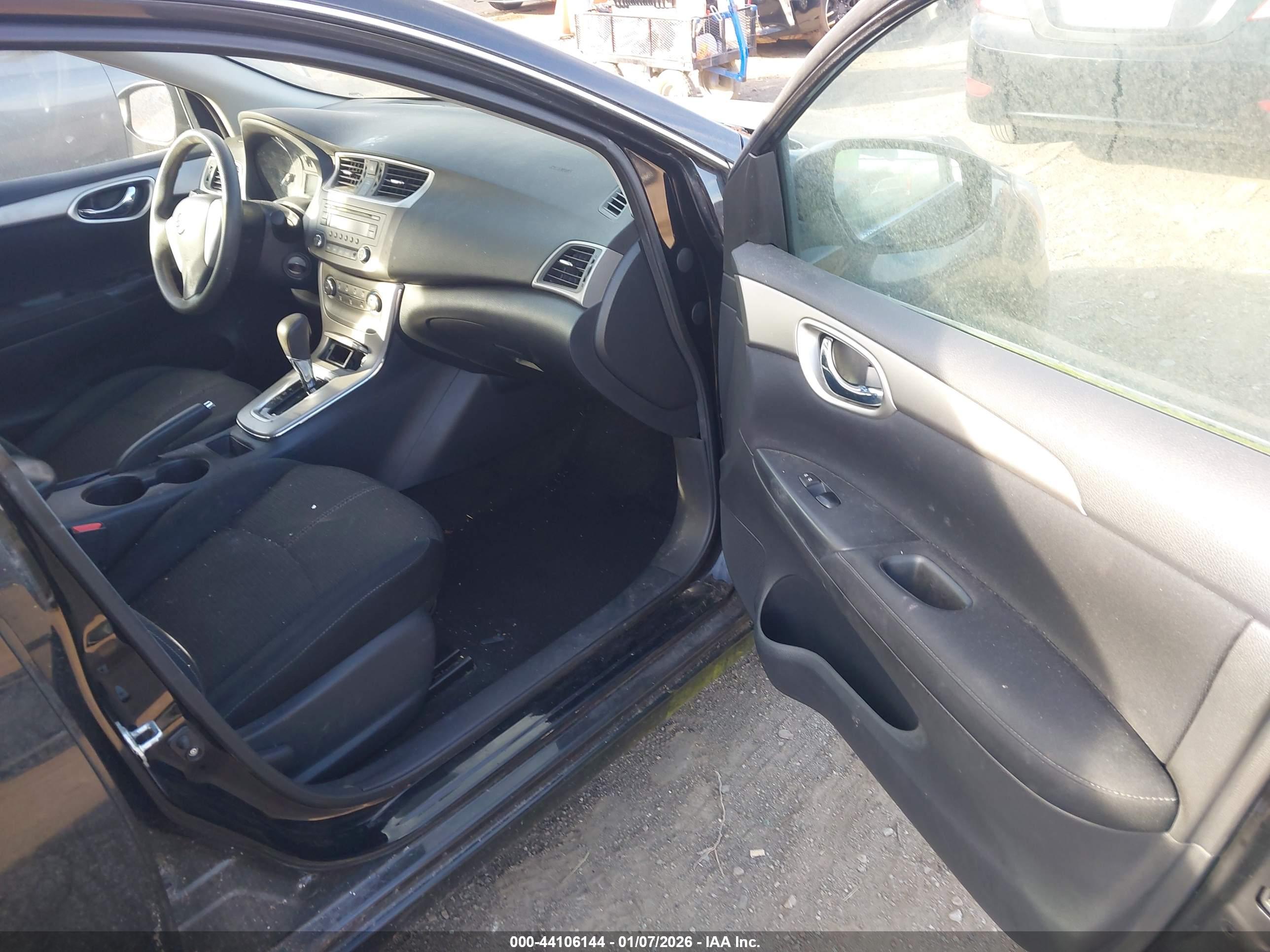 NISSAN SENTRA image 5