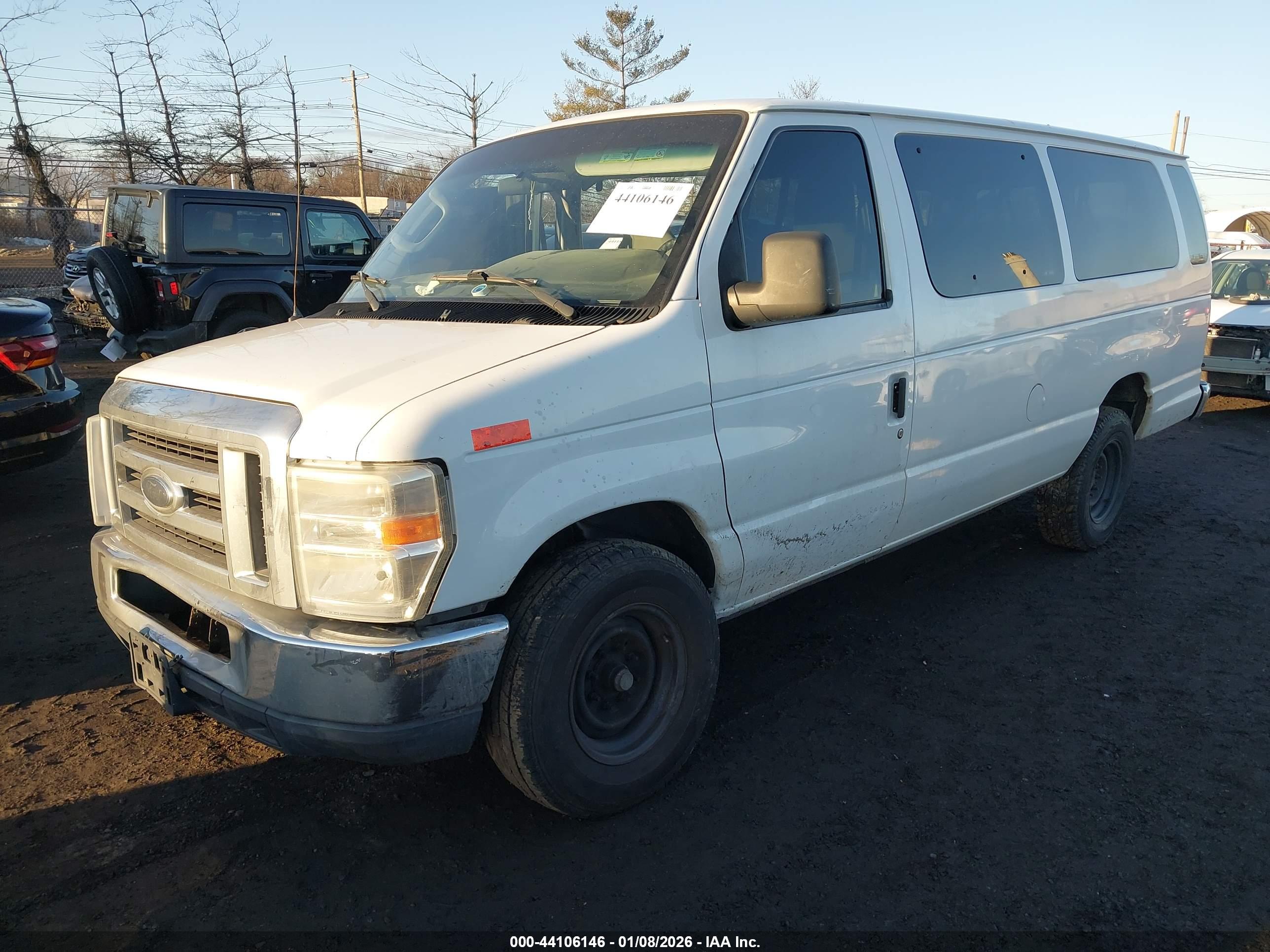 FORD E-350 image 2