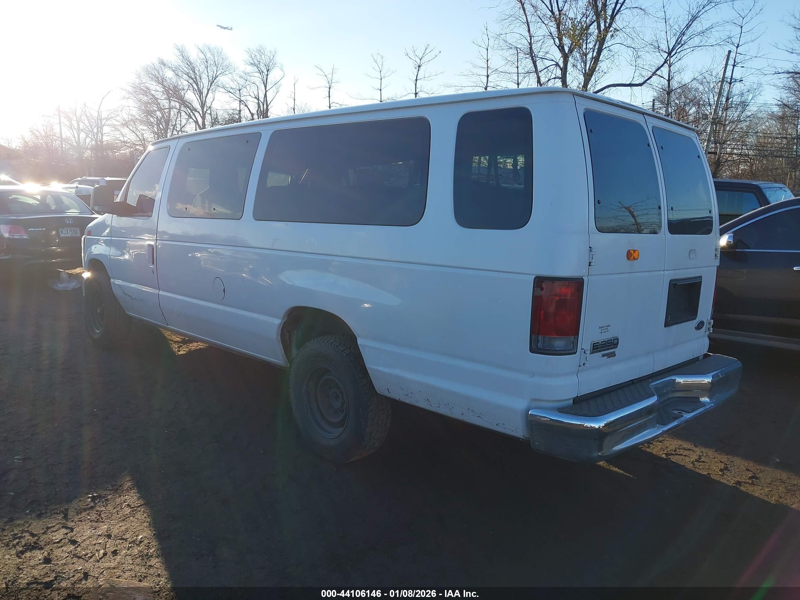 FORD E-350 image 3