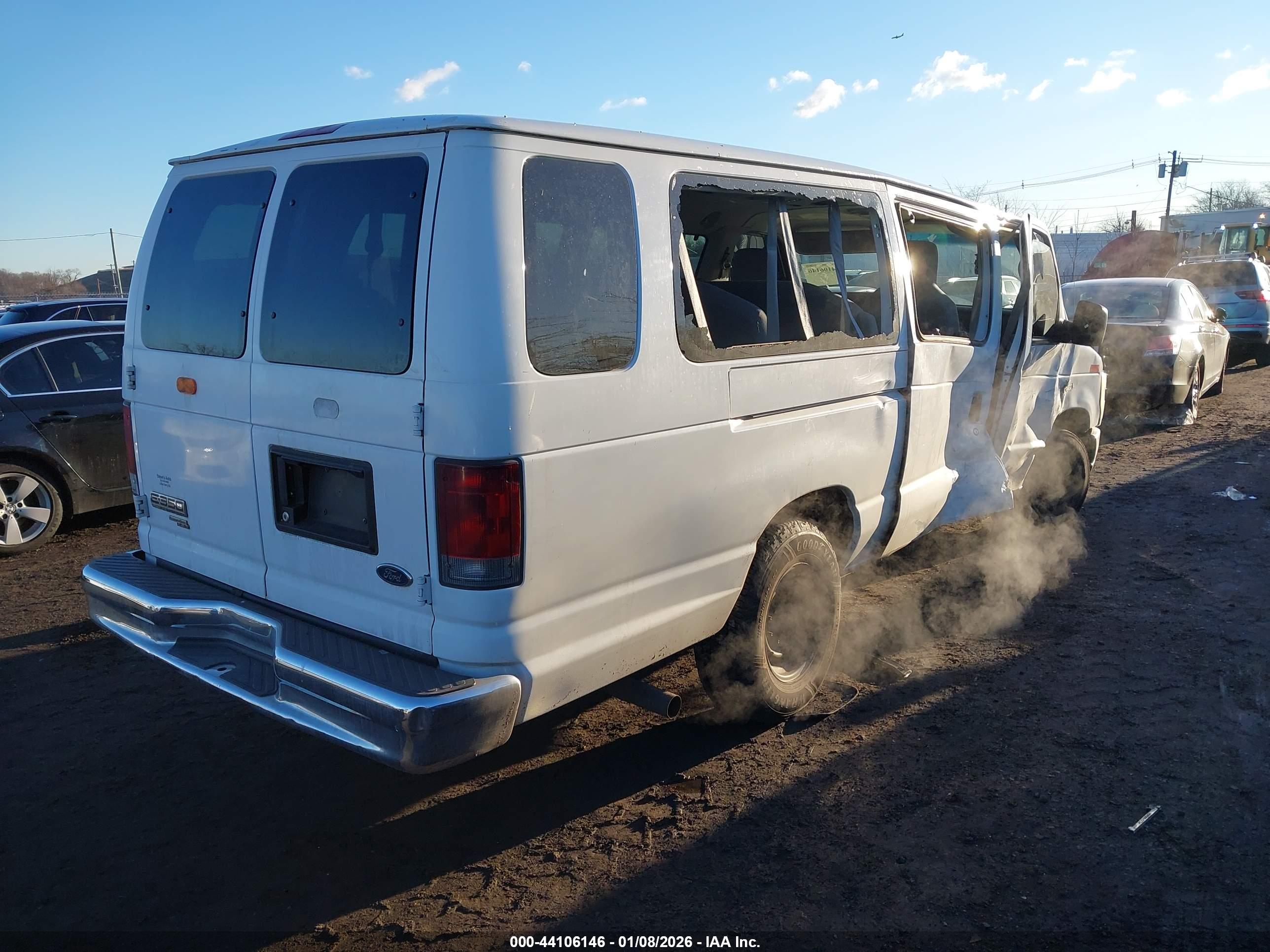 FORD E-350 image 4