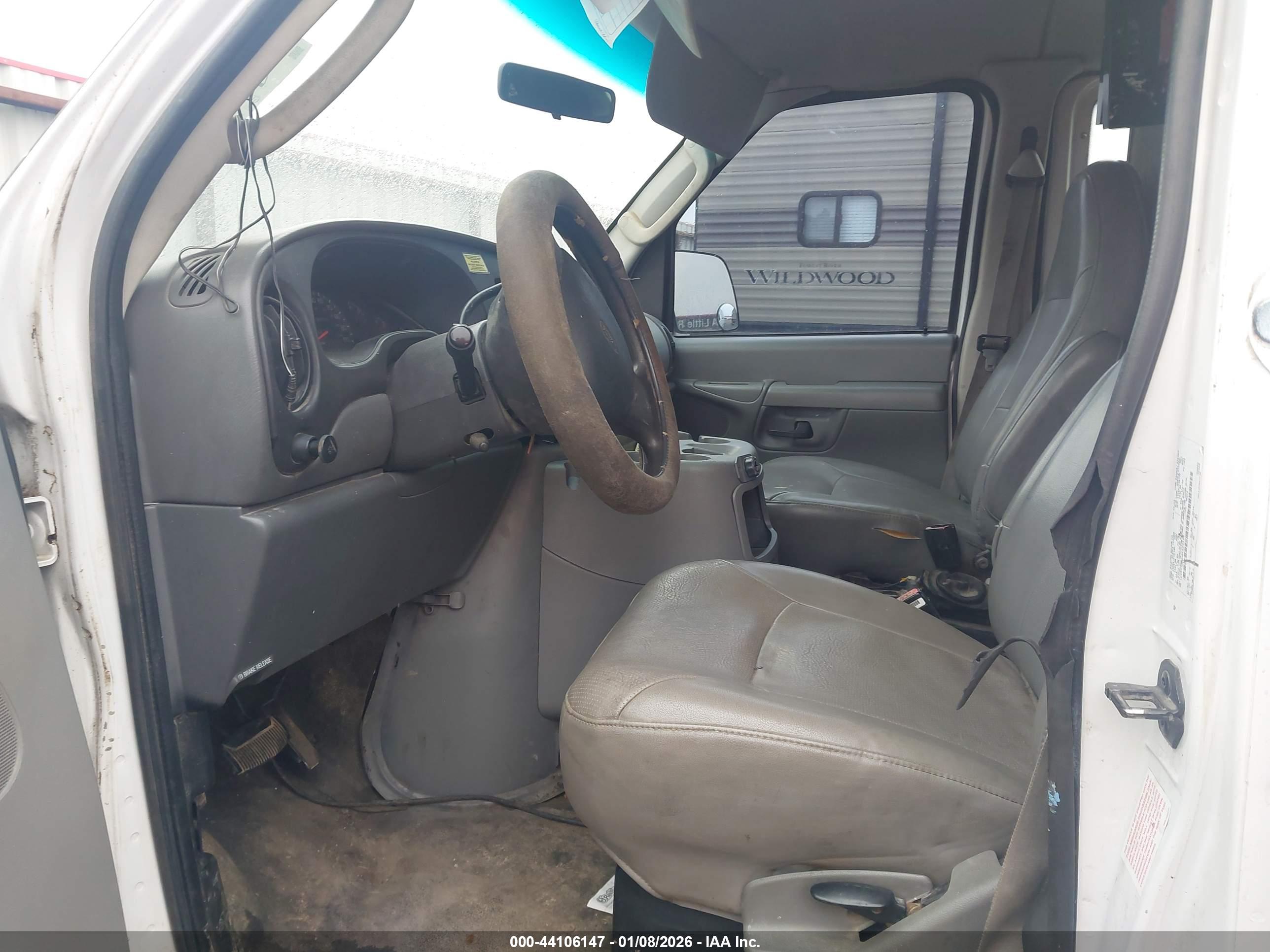 FORD E-350 image 5