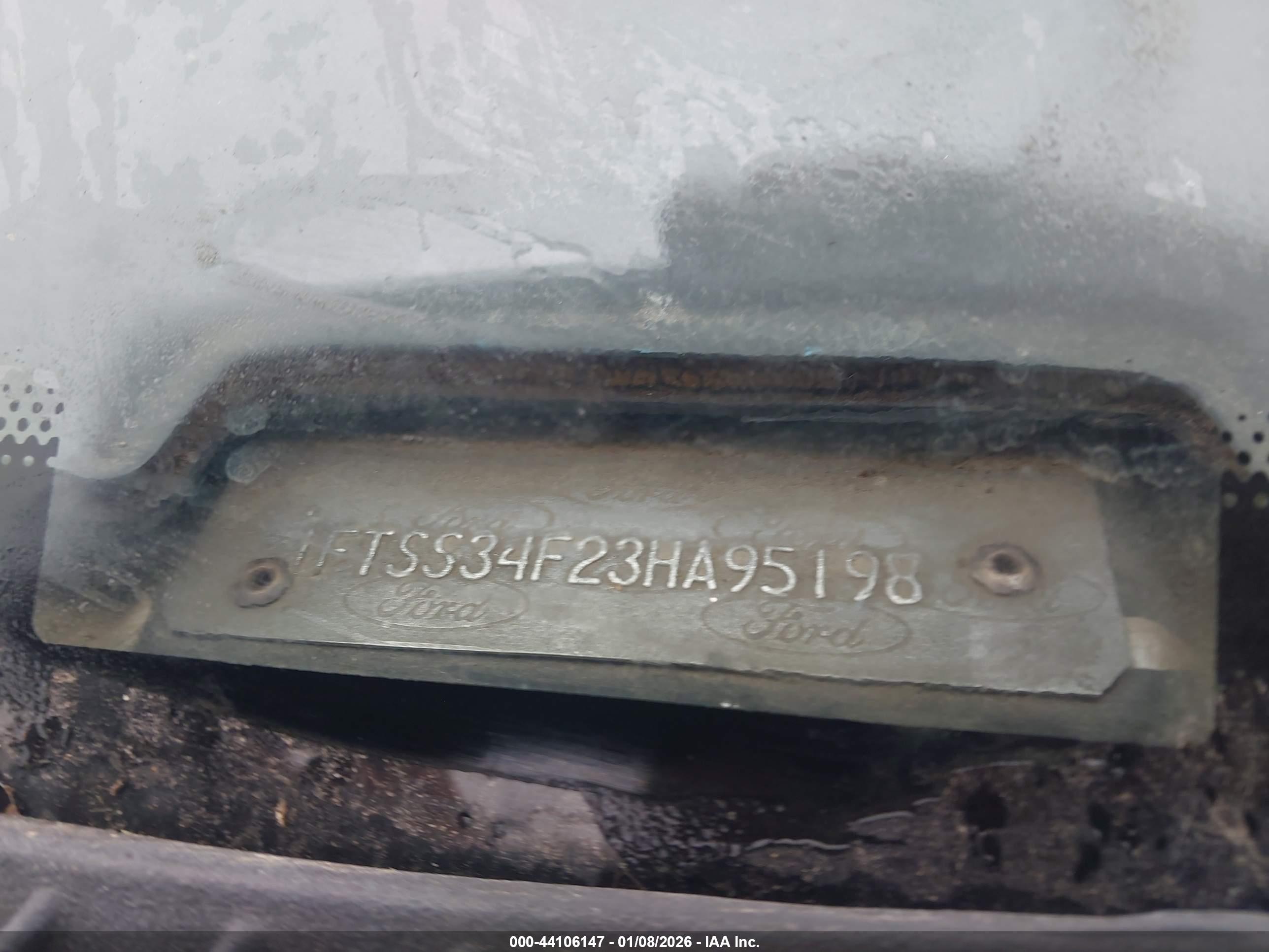 FORD E-350 image 9