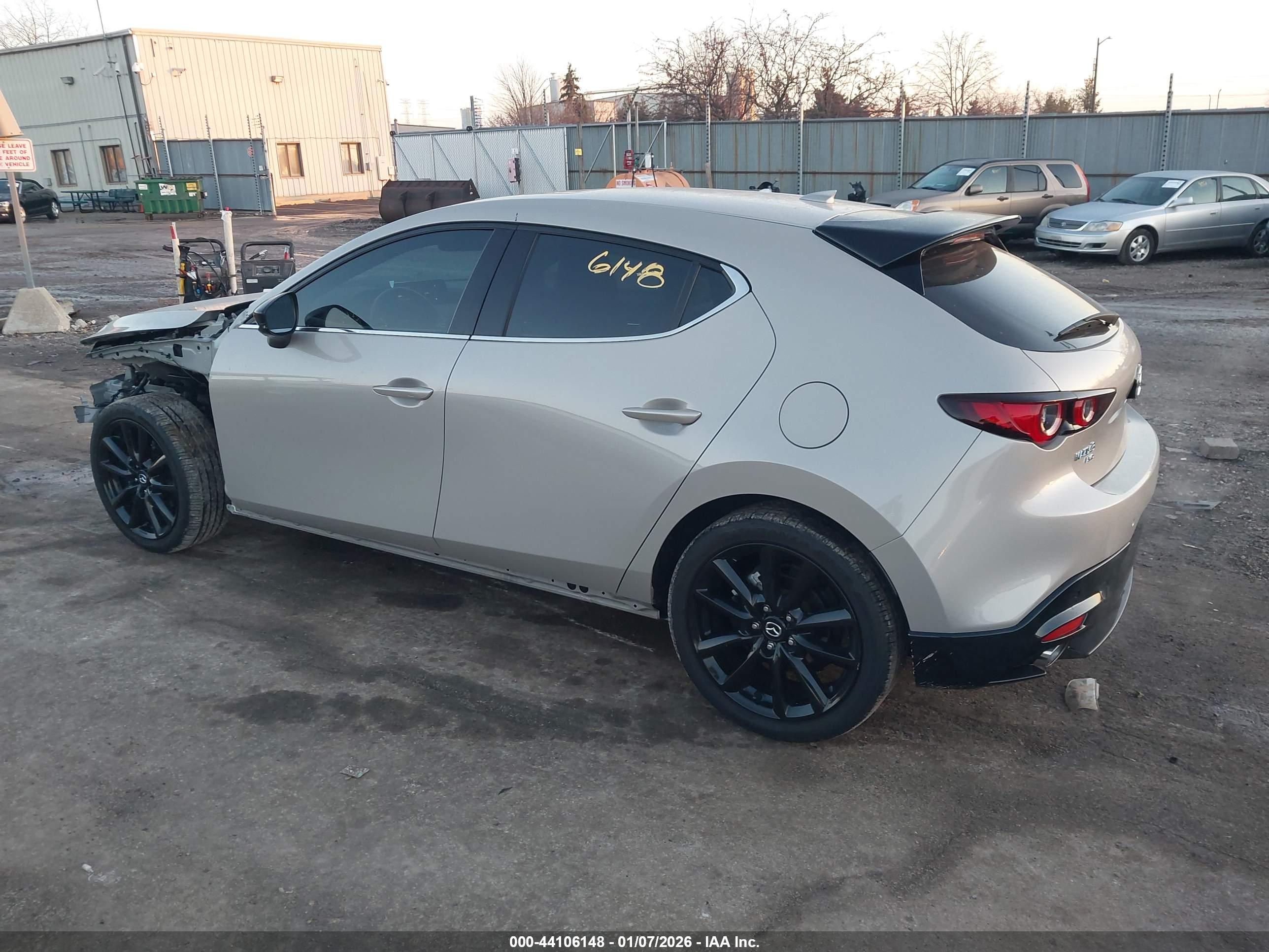 MAZDA MAZDA3 image 3
