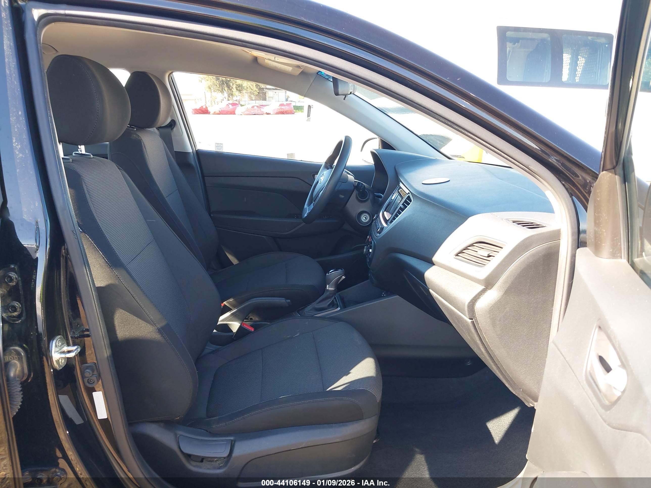 HYUNDAI ACCENT image 5