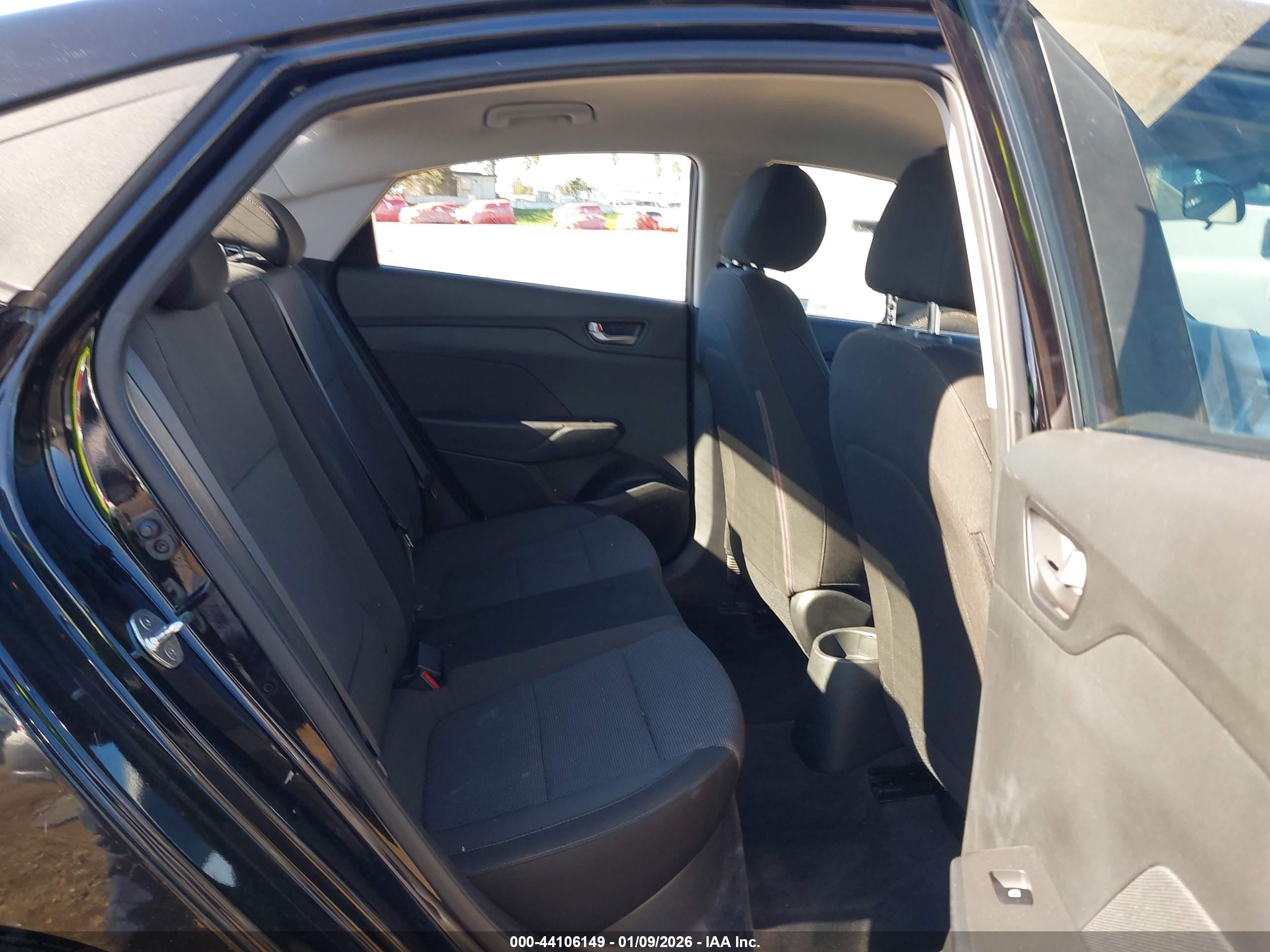 HYUNDAI ACCENT image 8