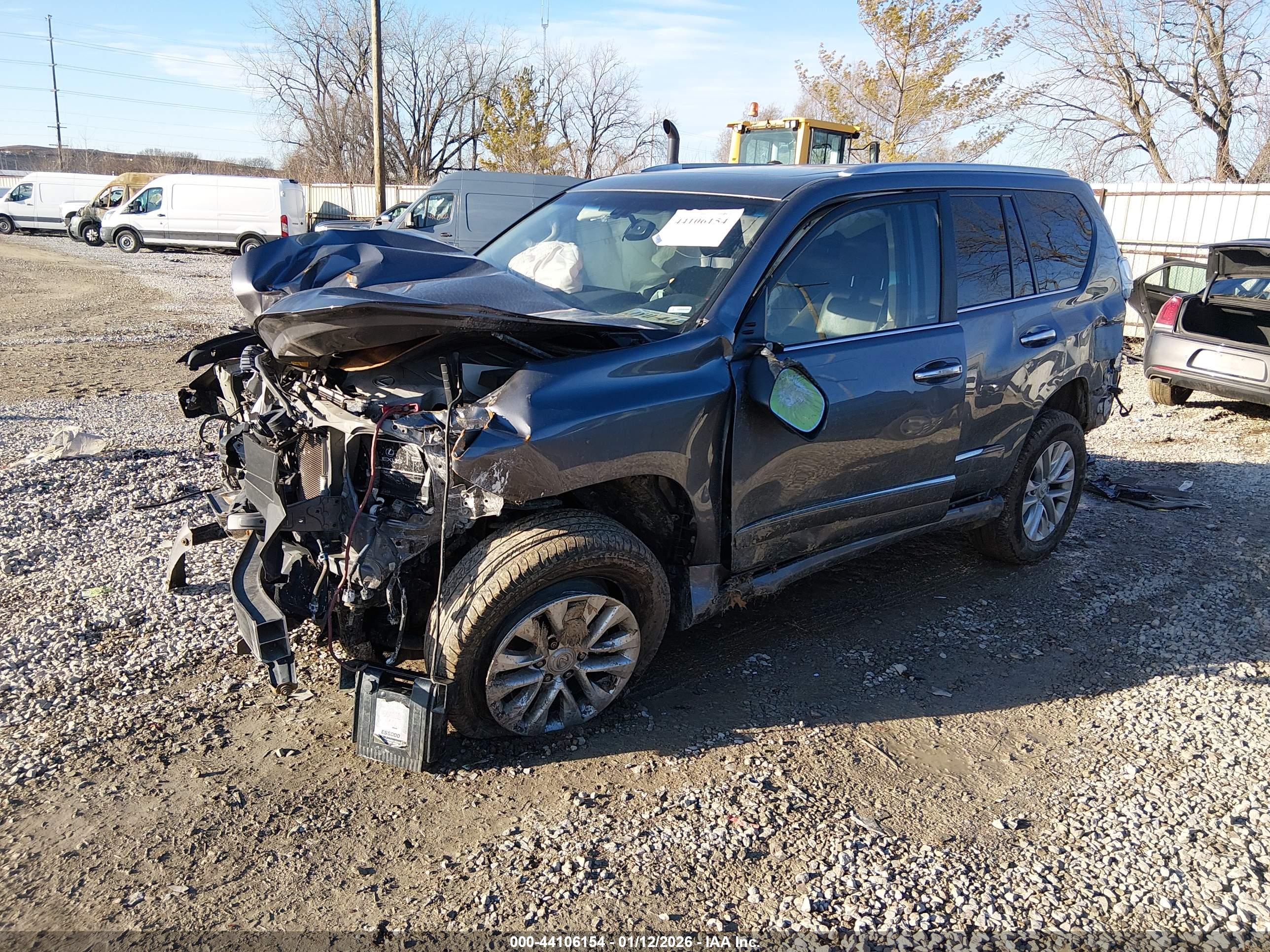 LEXUS GX image 2