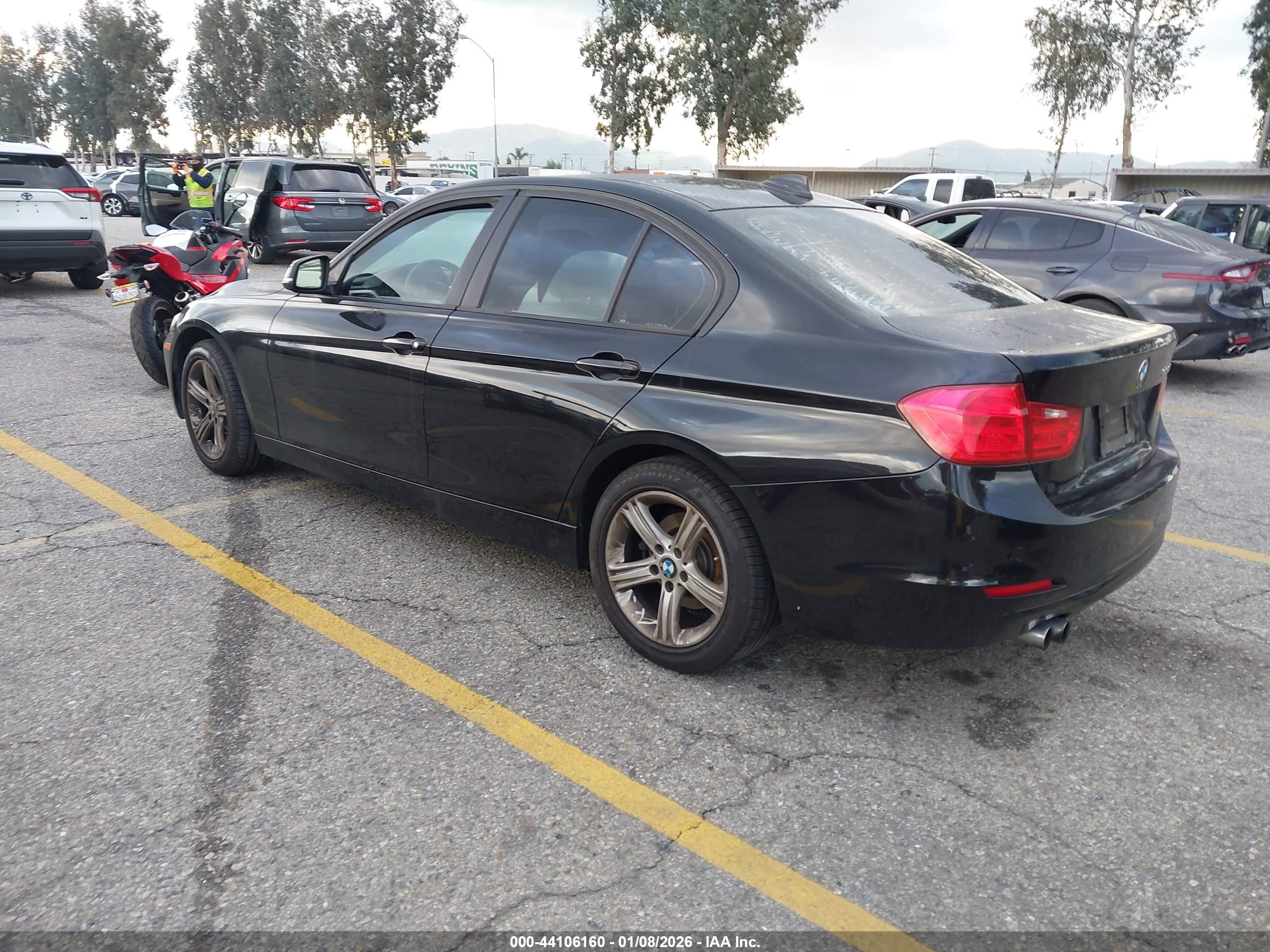 BMW 328I image 3