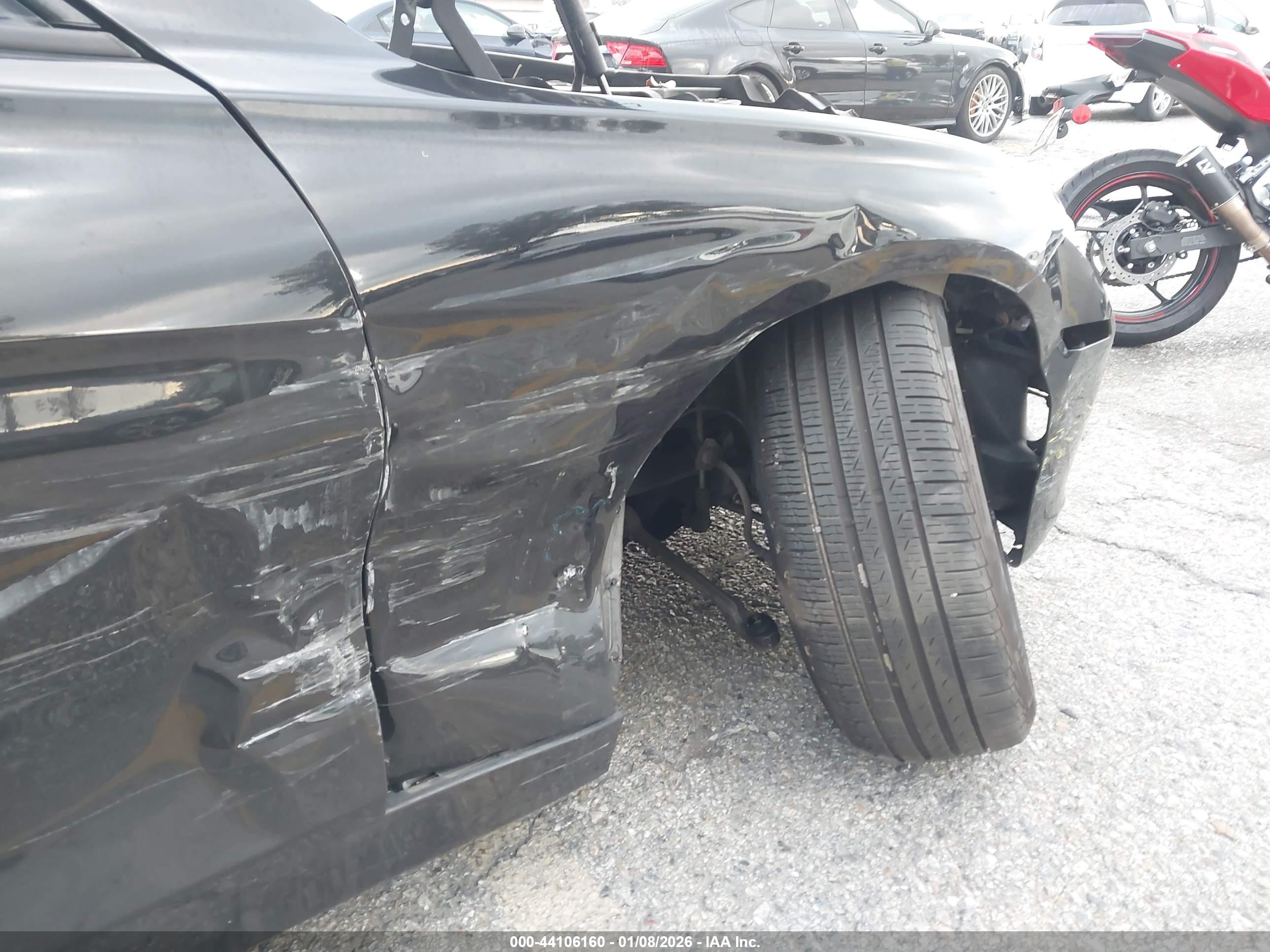 BMW 328I image 6