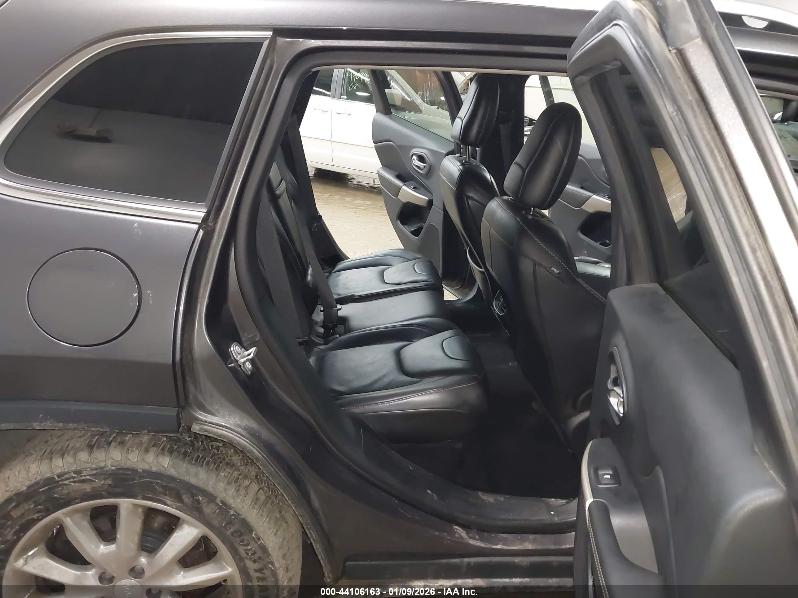 JEEP CHEROKEE image 8