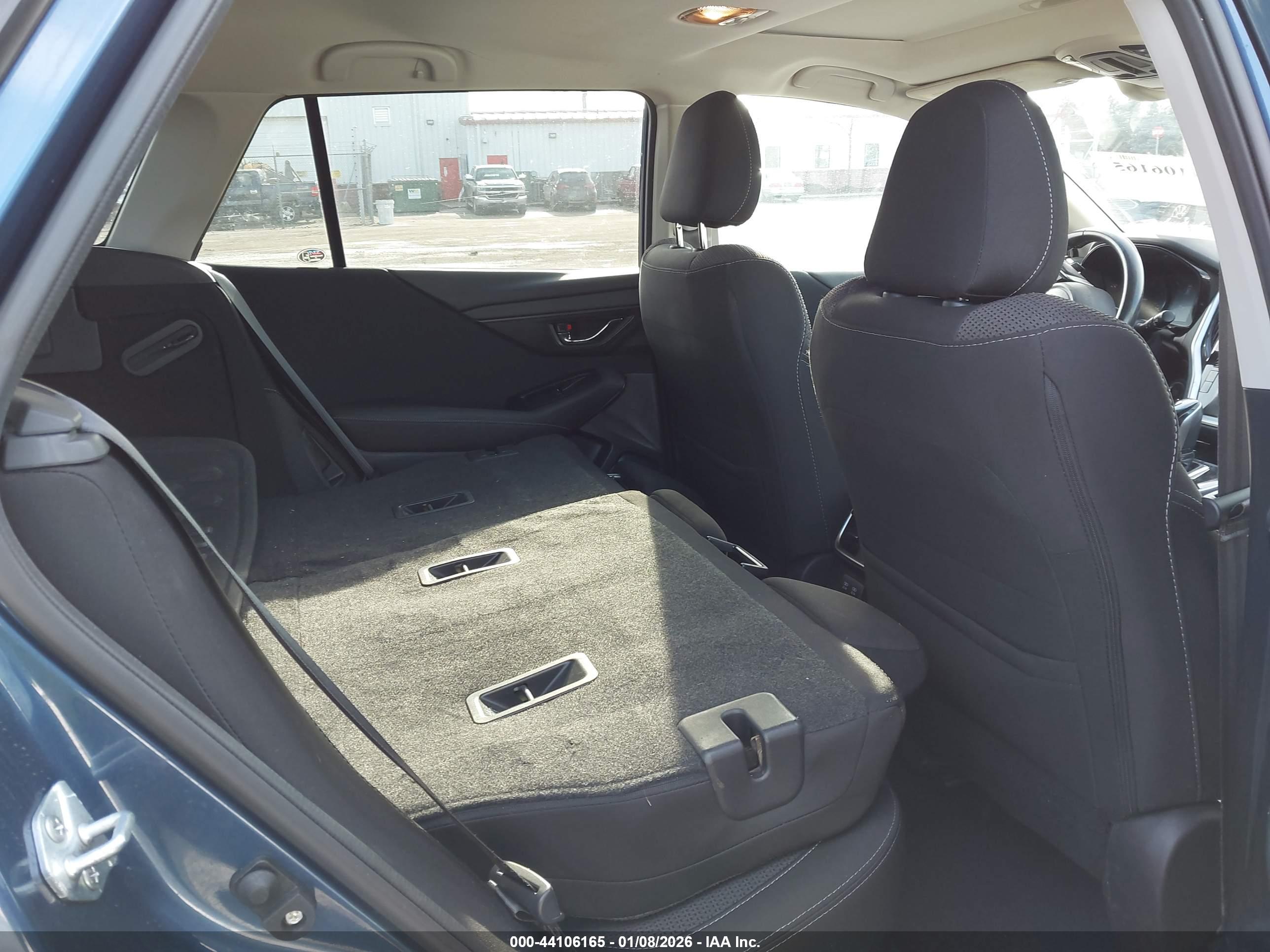 SUBARU OUTBACK image 8